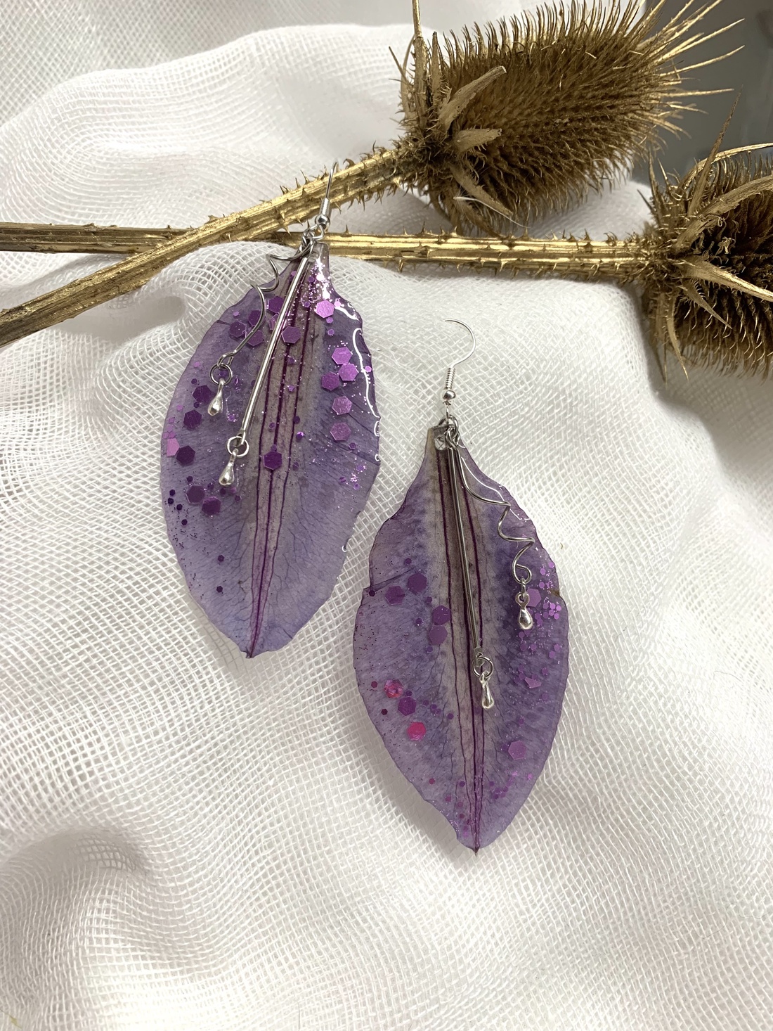 cercei handmade unicat din rasina si flori naturale 00125 - bijuterii - cercei - cercei drop - Artynos.ro cercei handmade unicat din rasina si flori naturale 00125 - bijuterii - cercei - cercei drop - Artynos.ro
