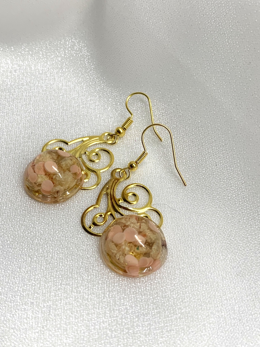 cercei handmade unicat din rasina si flori naturale 00616 - - Artynos.ro cercei handmade unicat din rasina si flori naturale 00616 - - Artynos.ro
