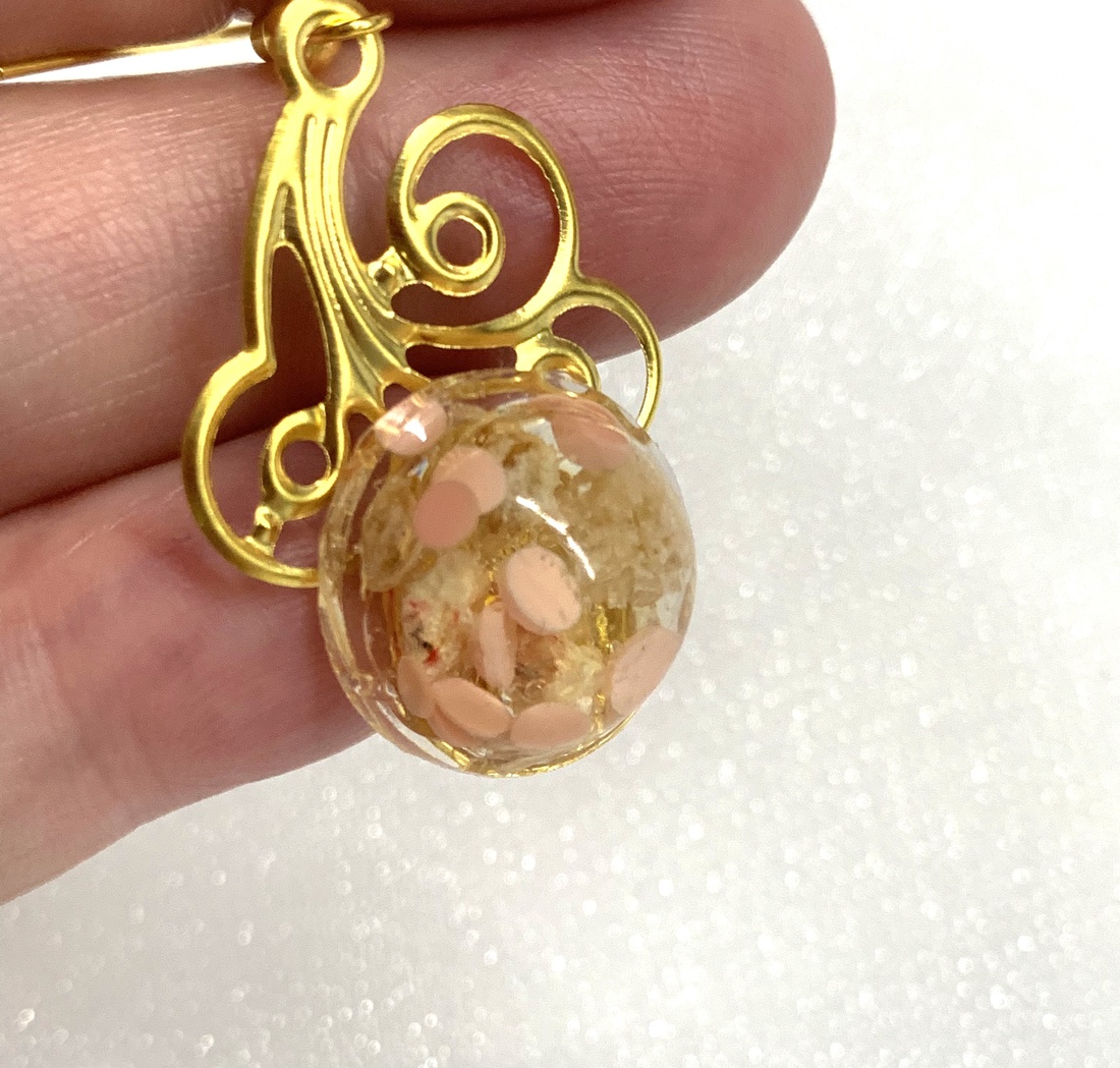 cercei handmade unicat din rasina si flori naturale 00616 - - Artynos.ro cercei handmade unicat din rasina si flori naturale 00616 - - Artynos.ro
