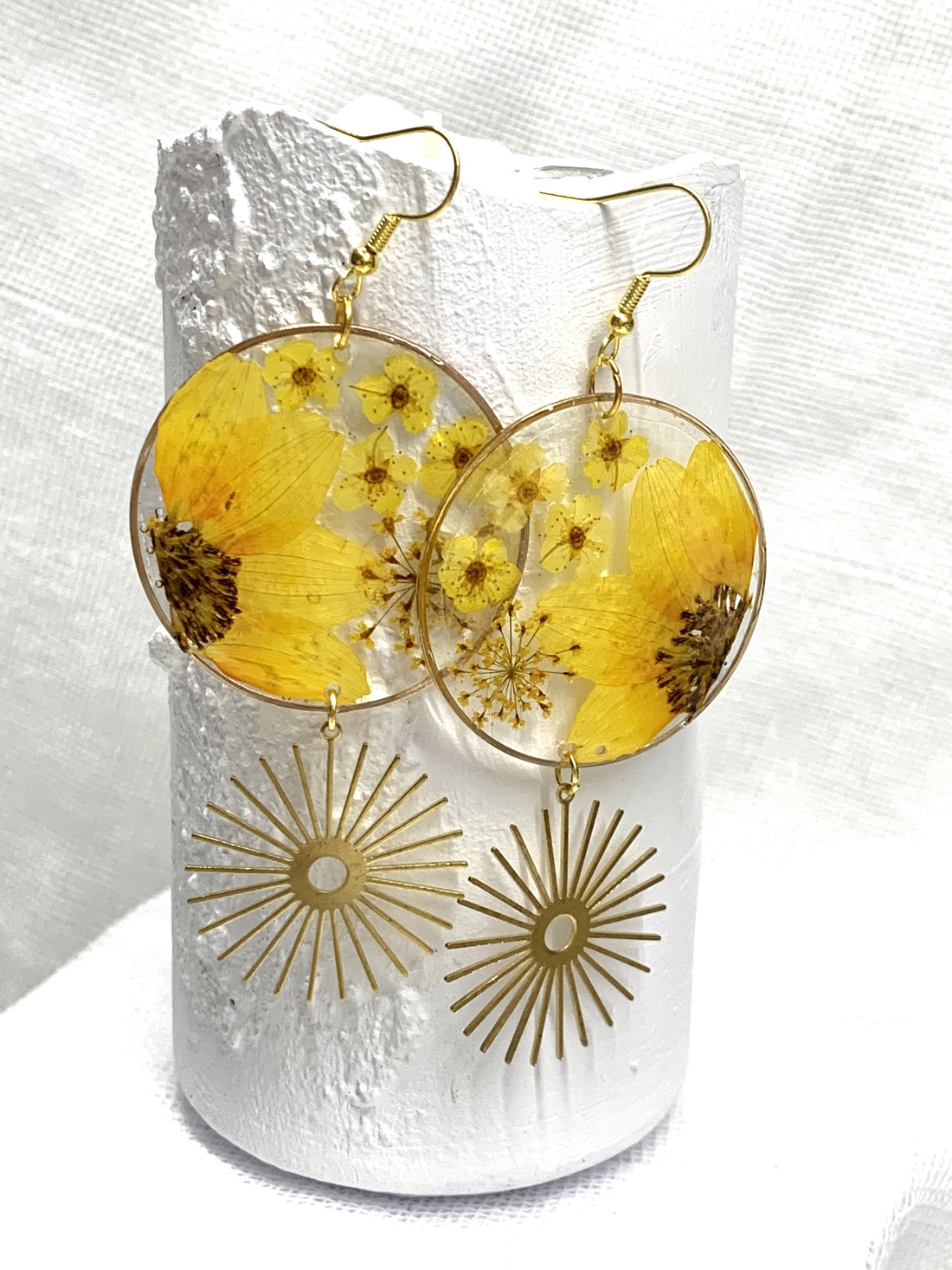 cercei handmade unicat din rasina si flori naturale 00636 -  - Artynos.ro
