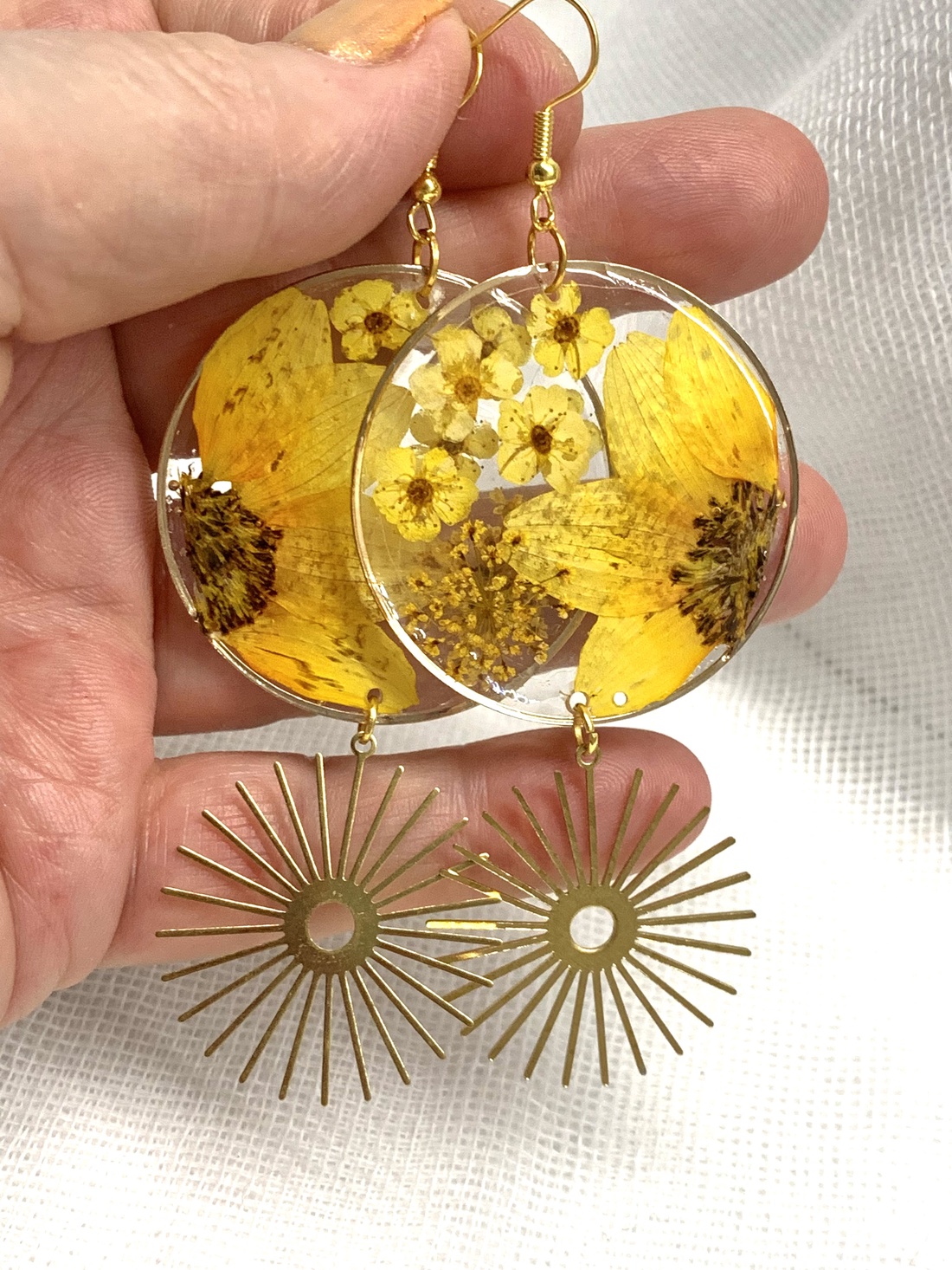 cercei handmade unicat din rasina si flori naturale 00636 -  - Artynos.ro