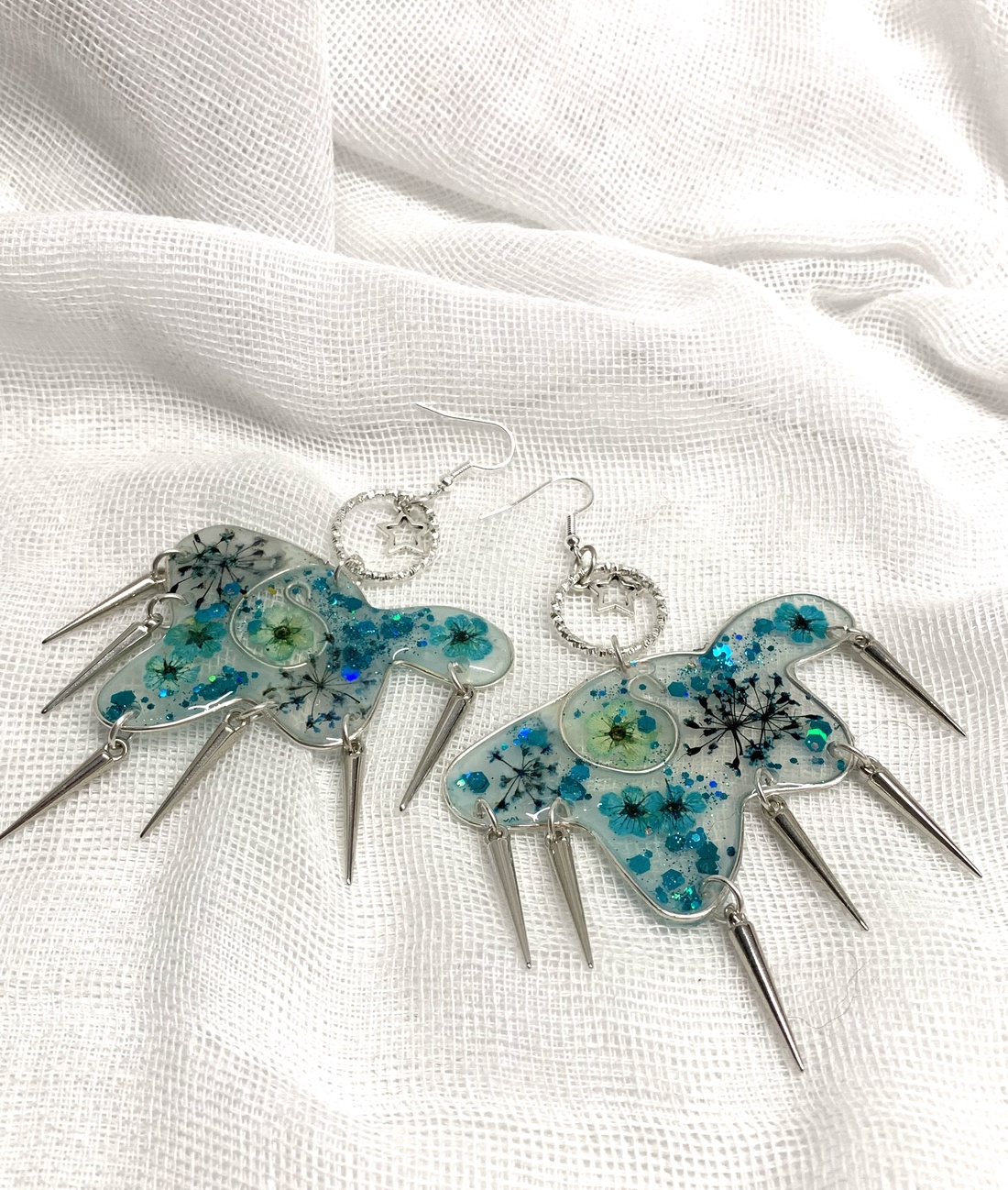 cercei handmade unicat din rasina si flori naturale 00637 - - Artynos.ro cercei handmade unicat din rasina si flori naturale 00637 - - Artynos.ro