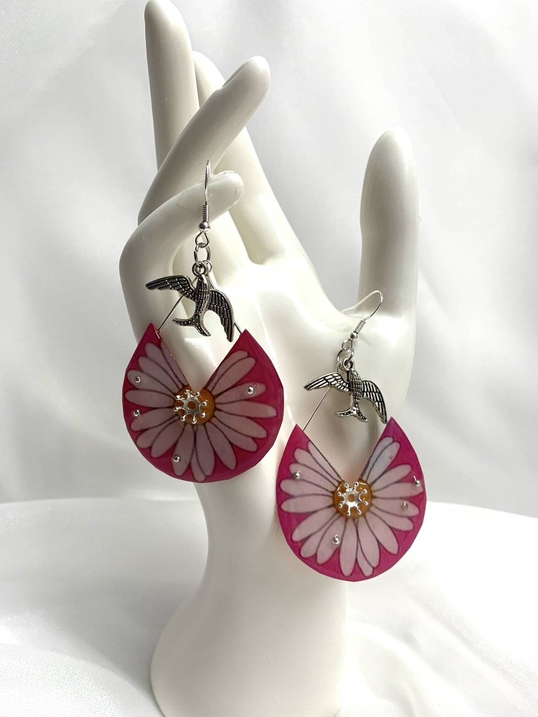 cercei handmade unicat din rășină 00681 - bijuterii - cercei - cercei drop - Artynos.ro cercei handmade unicat din rășină 00681 - bijuterii - cercei - cercei drop - Artynos.ro
