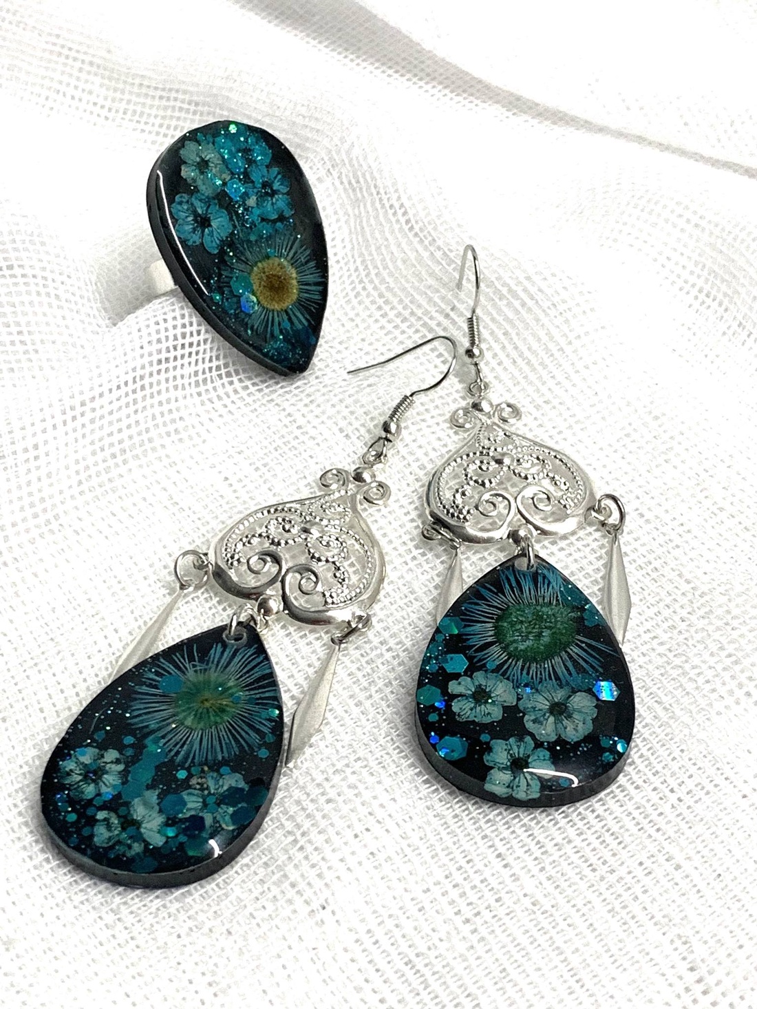 Set bijuterii handmade unicat din rașină și flori naturale 00686 -  - Artynos.ro