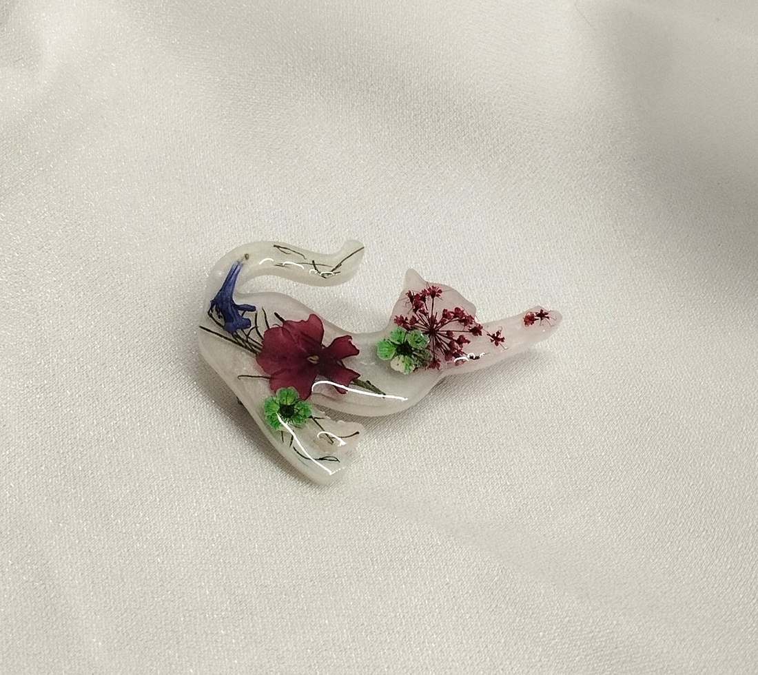 Broșă handmade unicat - din rasina 00696 - bijuterii - broșă, insigne - insigne - Artynos.ro