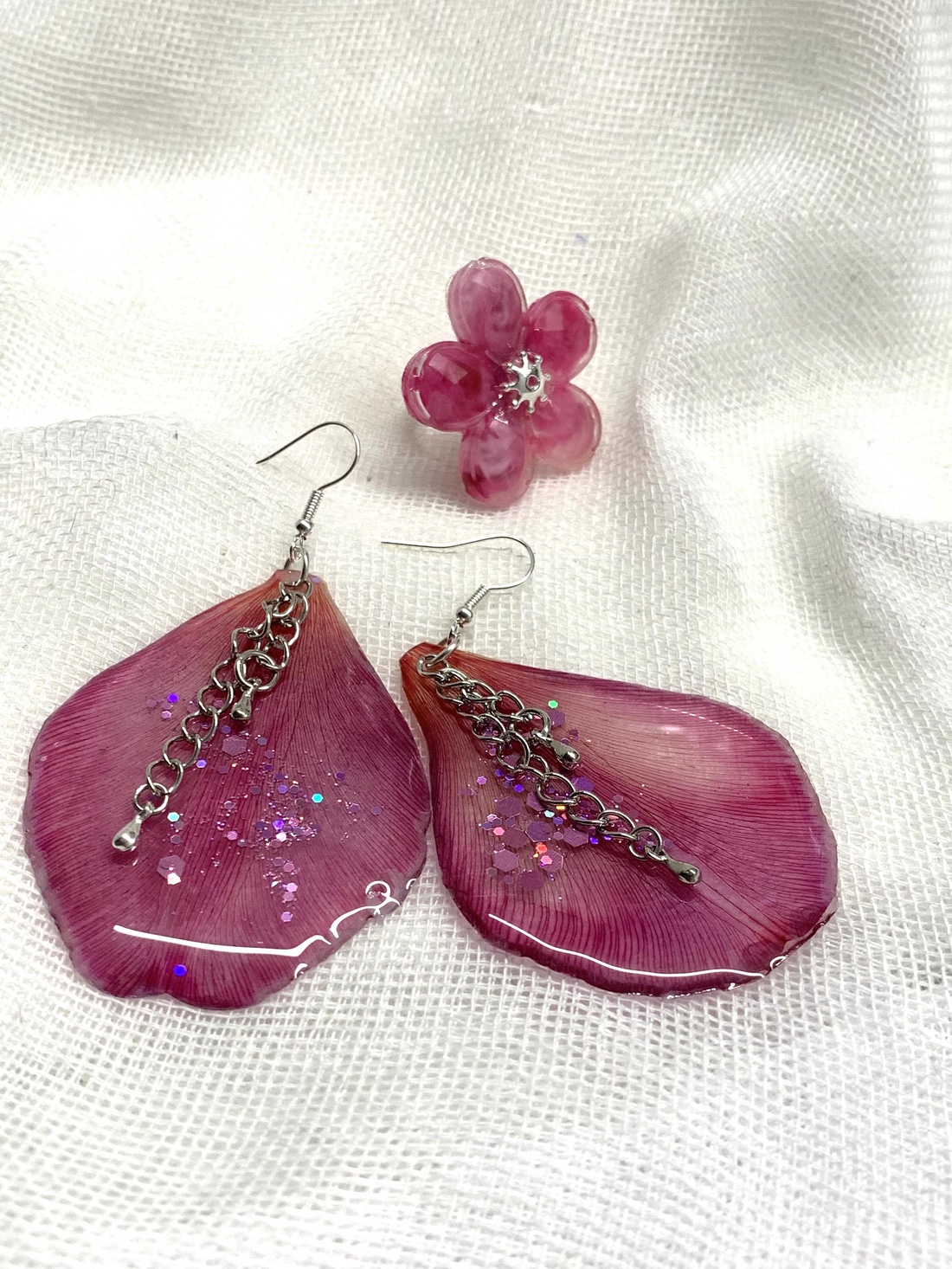Set bijuterii handmade unicat din rasina si flori naturale 00705 - - Artynos.ro Set bijuterii handmade unicat din rasina si flori naturale 00705 - - Artynos.ro