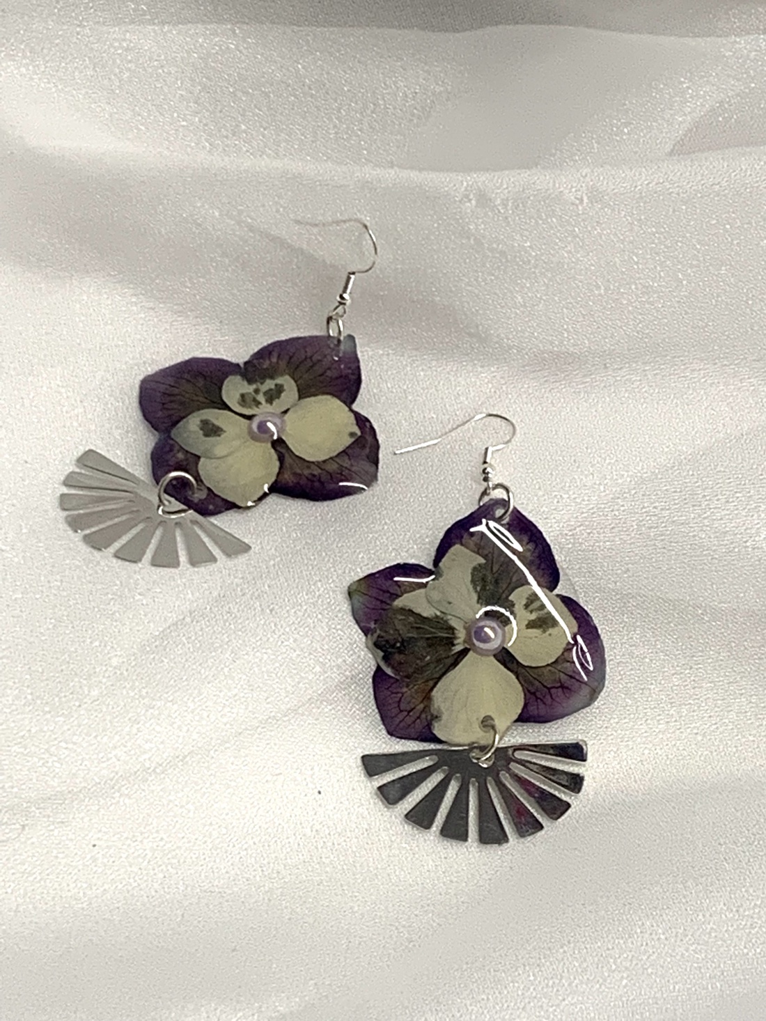 cercei handmade unicat din rasina si flori naturale 00727 - - Artynos.ro cercei handmade unicat din rasina si flori naturale 00727 - - Artynos.ro