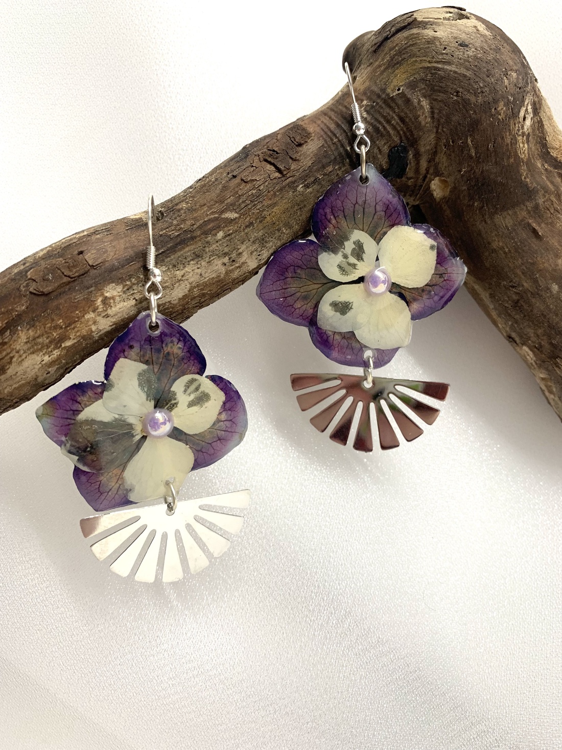 cercei handmade unicat din rasina si flori naturale 00727 - - Artynos.ro cercei handmade unicat din rasina si flori naturale 00727 - - Artynos.ro