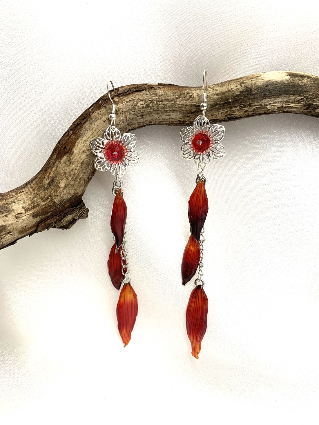 cercei handmade unicat din rasina si flori naturale 00730 - - Artynos.ro cercei handmade unicat din rasina si flori naturale 00730 - - Artynos.ro