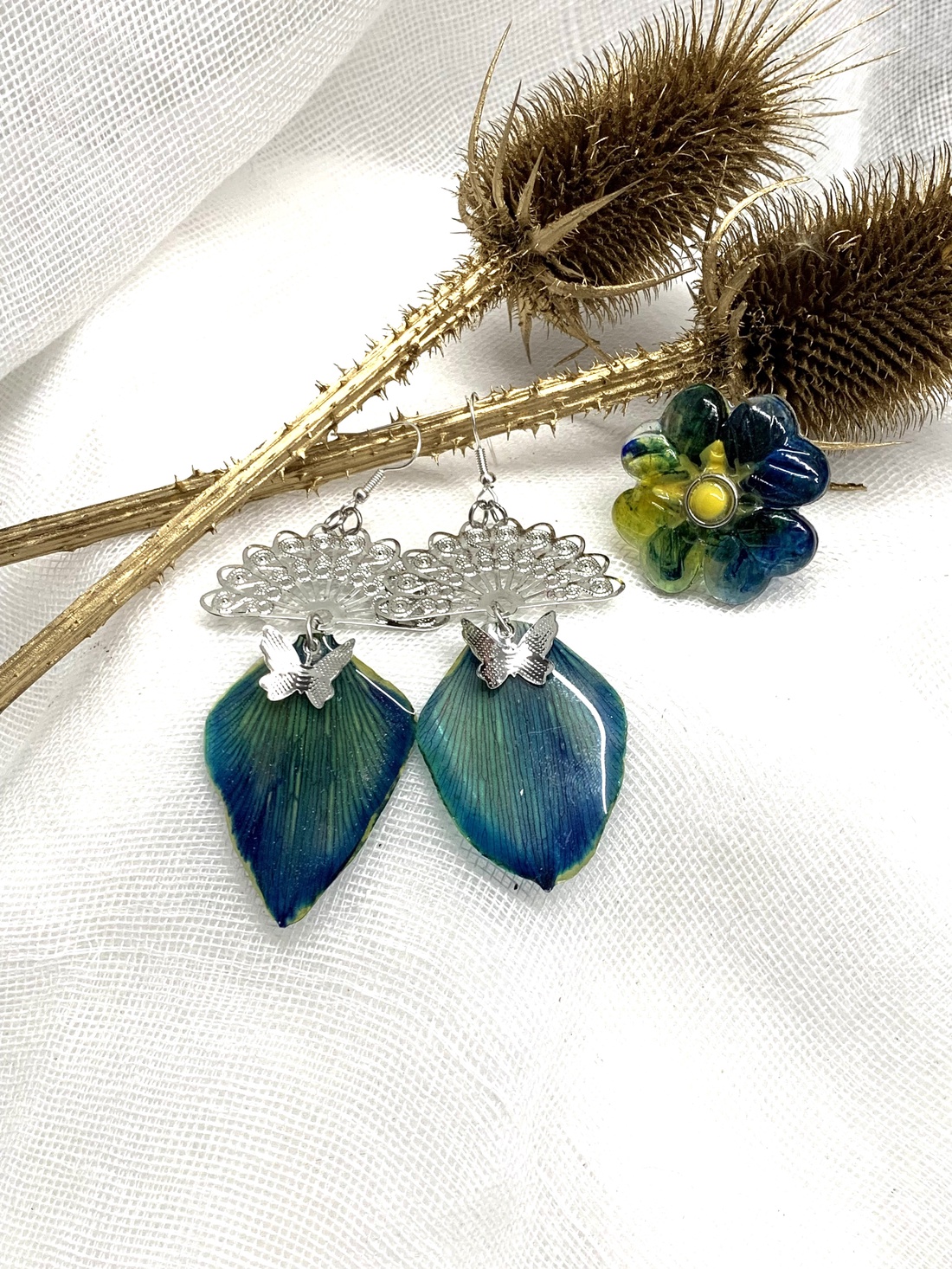 set bijuterii handmade unicat din rasina si flori naturale 00827 - - Artynos.ro set bijuterii handmade unicat din rasina si flori naturale 00827 - - Artynos.ro