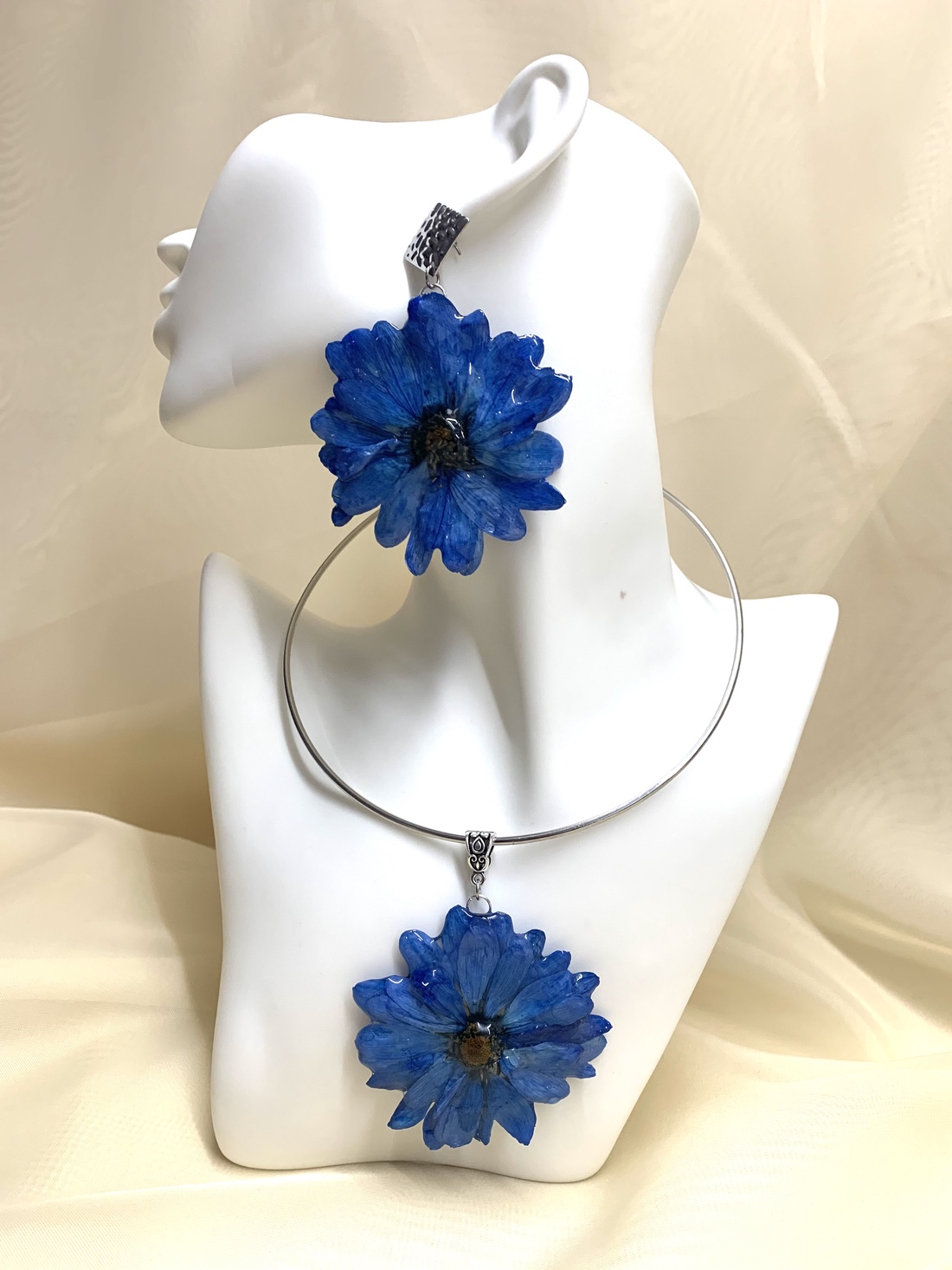 Set Bijuterii cu flori naturale Crizanteme 00837 - bijuterii - seturi de bijuterii - Artynos.ro