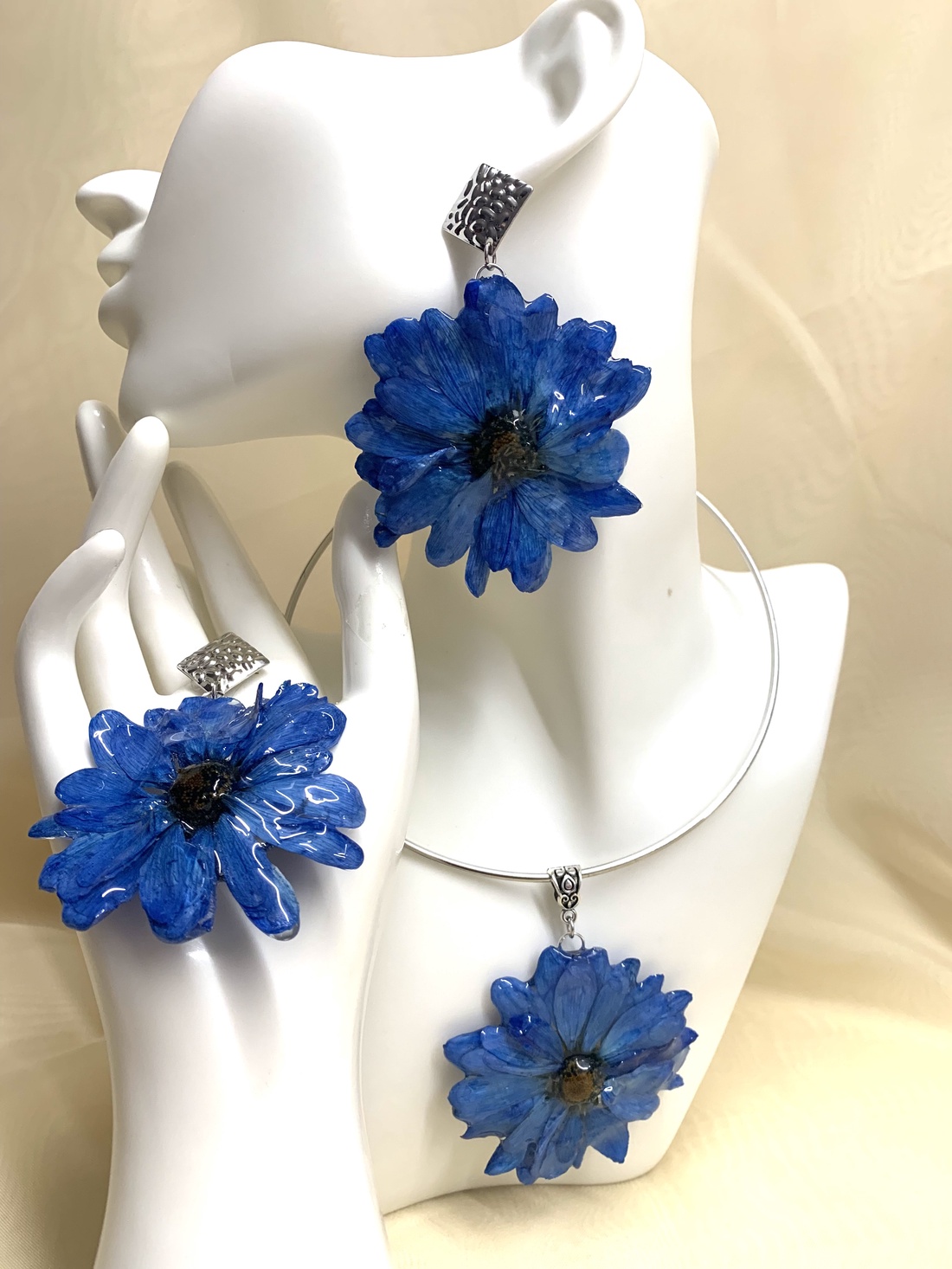 Set Bijuterii cu flori naturale Crizanteme 00837 - bijuterii - seturi de bijuterii - Artynos.ro