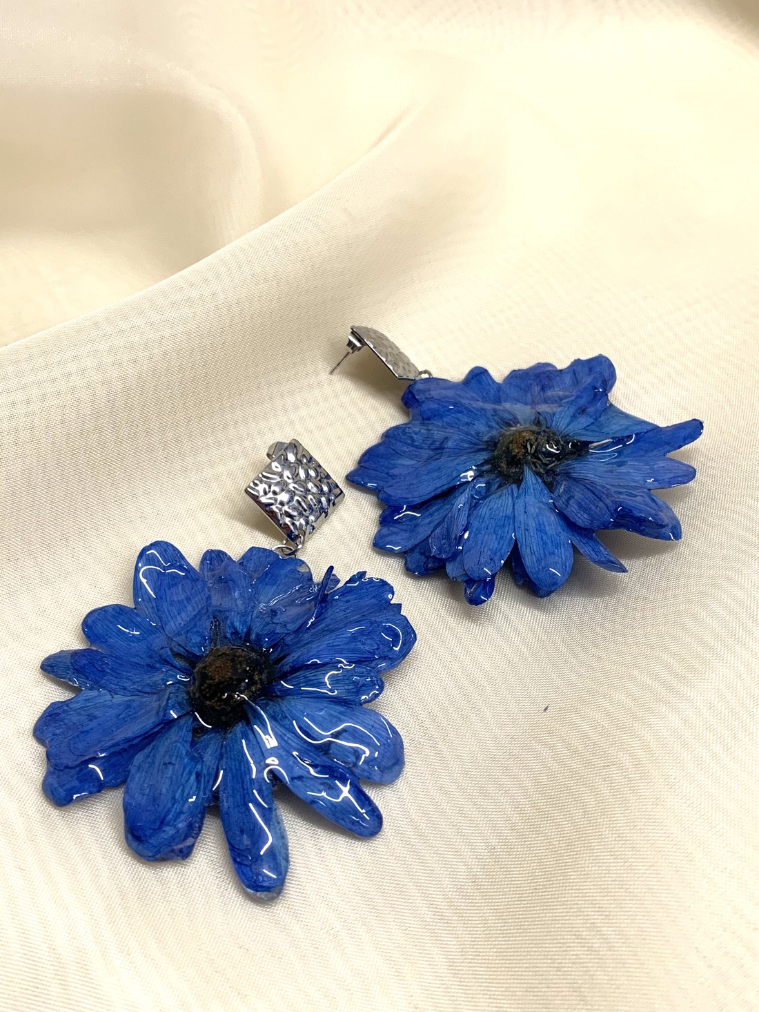 Set Bijuterii cu flori naturale Crizanteme 00837 - bijuterii - seturi de bijuterii - Artynos.ro