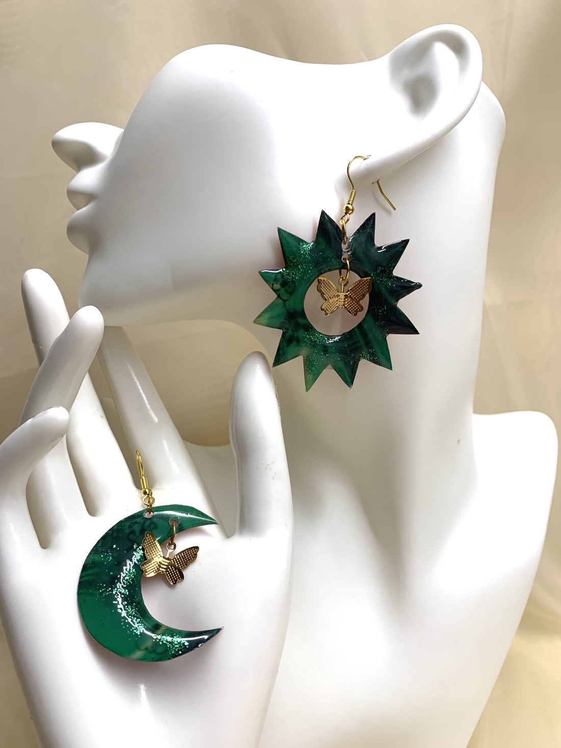 cercei soarele si luna  00679 - bijuterii - cercei - cercei din rășină - Artynos.ro