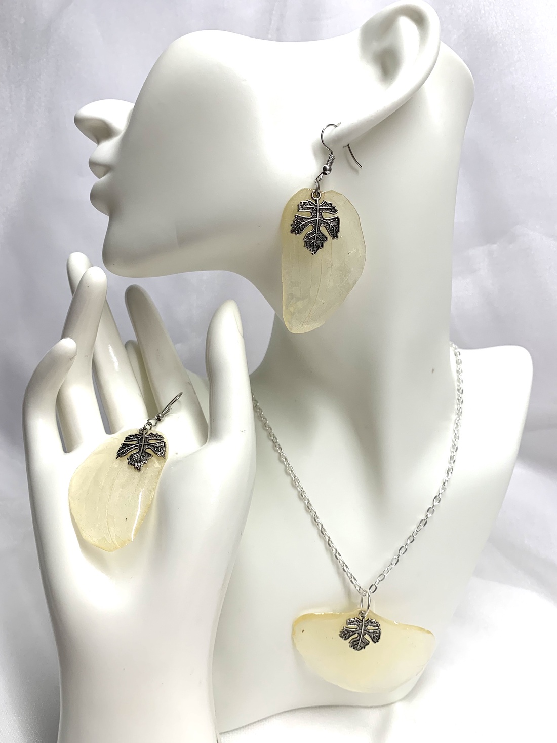 set bijuterii cu flori naturale Orhidee 00568 - bijuterii - seturi de bijuterii - Artynos.ro