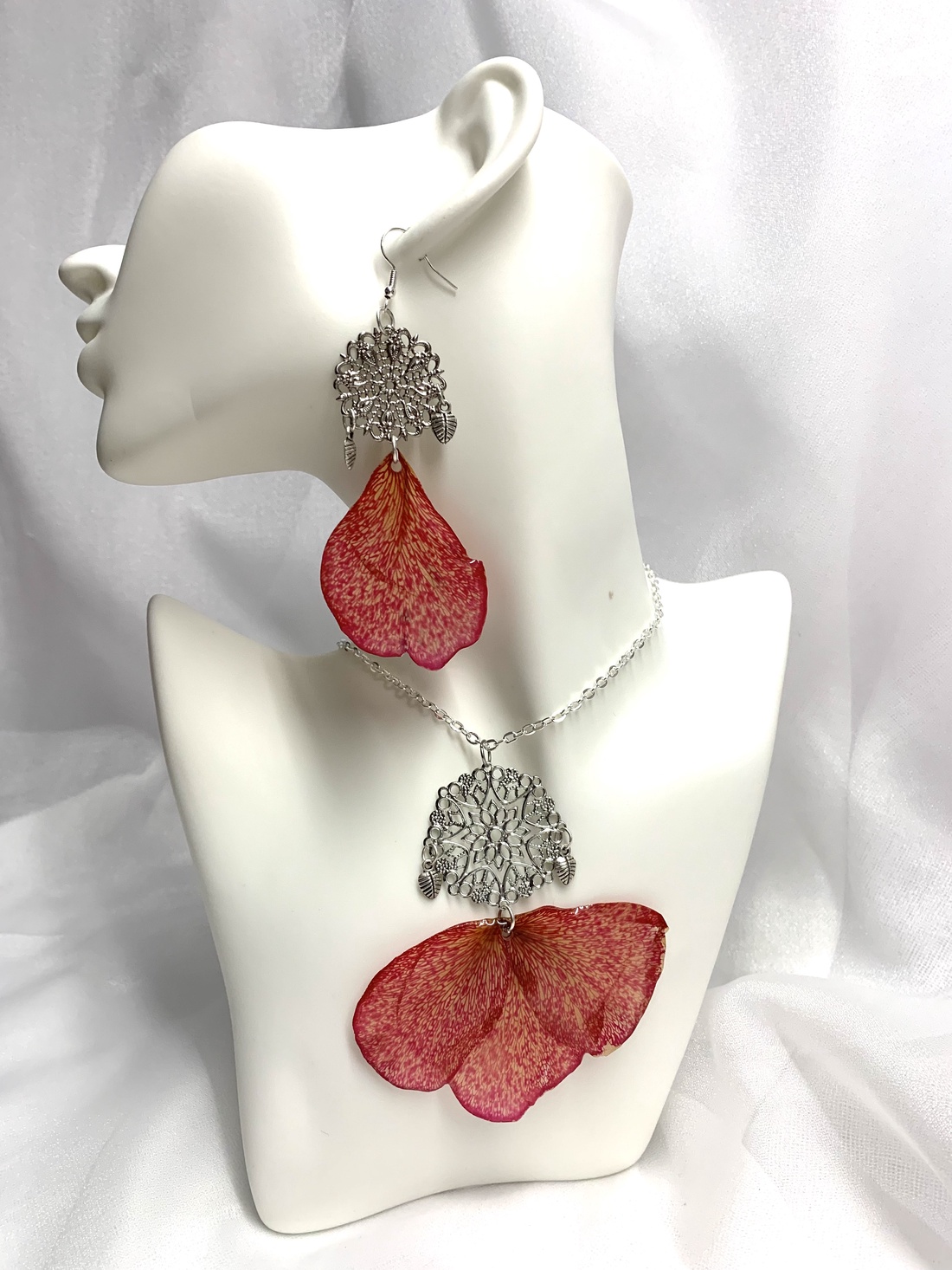 Set bijuterii cu flori naturale Trandafiri 00557 - bijuterii - seturi de bijuterii - Artynos.ro