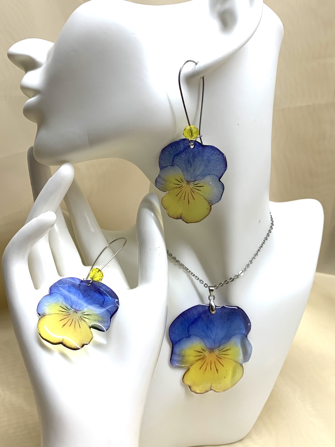 Set bijuterii handmade unicat din rășină 00519 - bijuterii - seturi de bijuterii - Artynos.ro Set bijuterii handmade unicat din rășină 00519 - bijuterii - seturi de bijuterii - Artynos.ro
