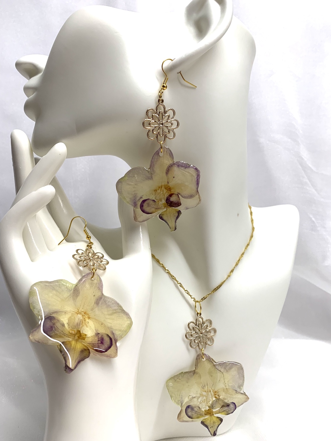 Set Bijuterii cu flori naturale Orhidee 00491 - bijuterii - seturi de bijuterii - Artynos.ro Set Bijuterii cu flori naturale Orhidee 00491 - bijuterii - seturi de bijuterii - Artynos.ro