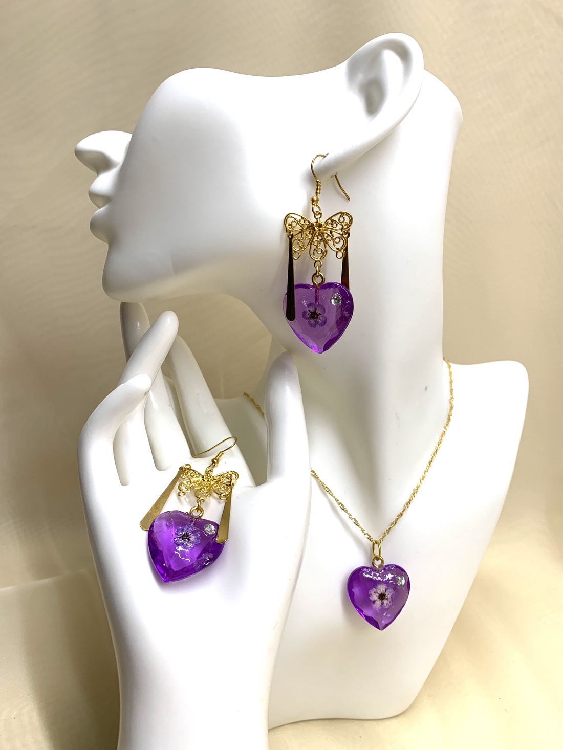 set bijuterii handmade unicat din rasina si flori naturale - bijuterii - seturi de bijuterii - Artynos.ro set bijuterii handmade unicat din rasina si flori naturale - bijuterii - seturi de bijuterii - Artynos.ro