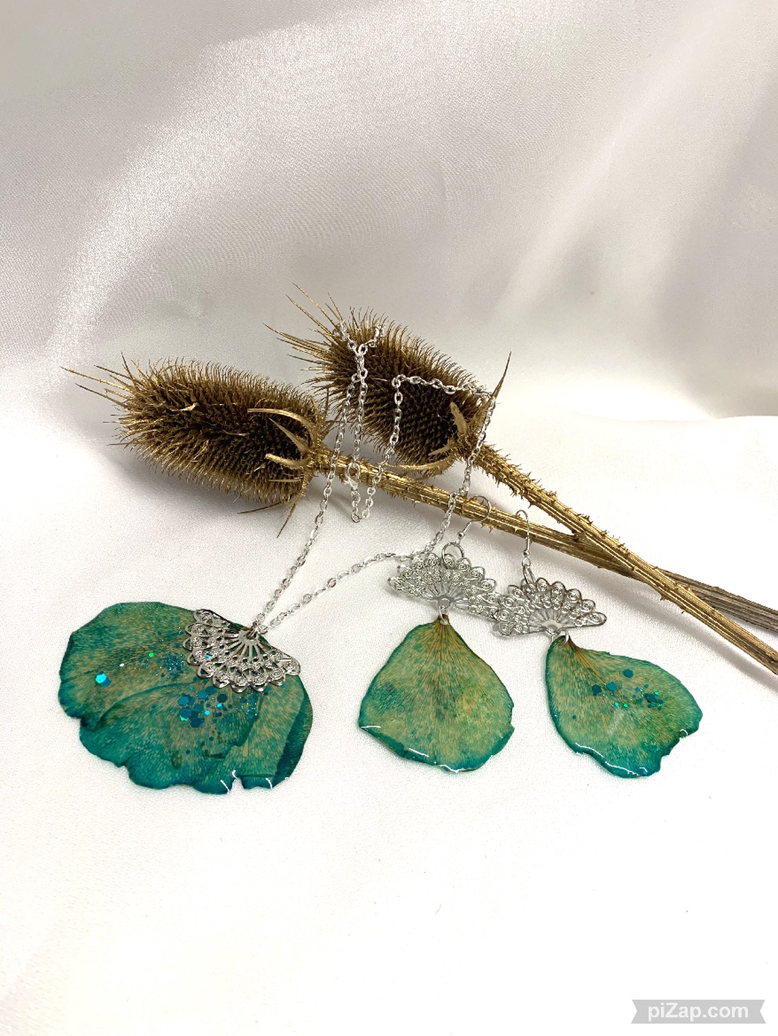 Set bijuterii cu flori naturale Trandafiri 00706 - bijuterii - seturi de bijuterii - Artynos.ro Set bijuterii cu flori naturale Trandafiri 00706 - bijuterii - seturi de bijuterii - Artynos.ro