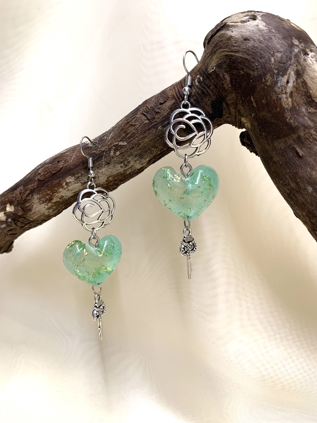 cercei handmade unicat din rasina  00422 - bijuterii - cercei din rășină - Artynos.ro