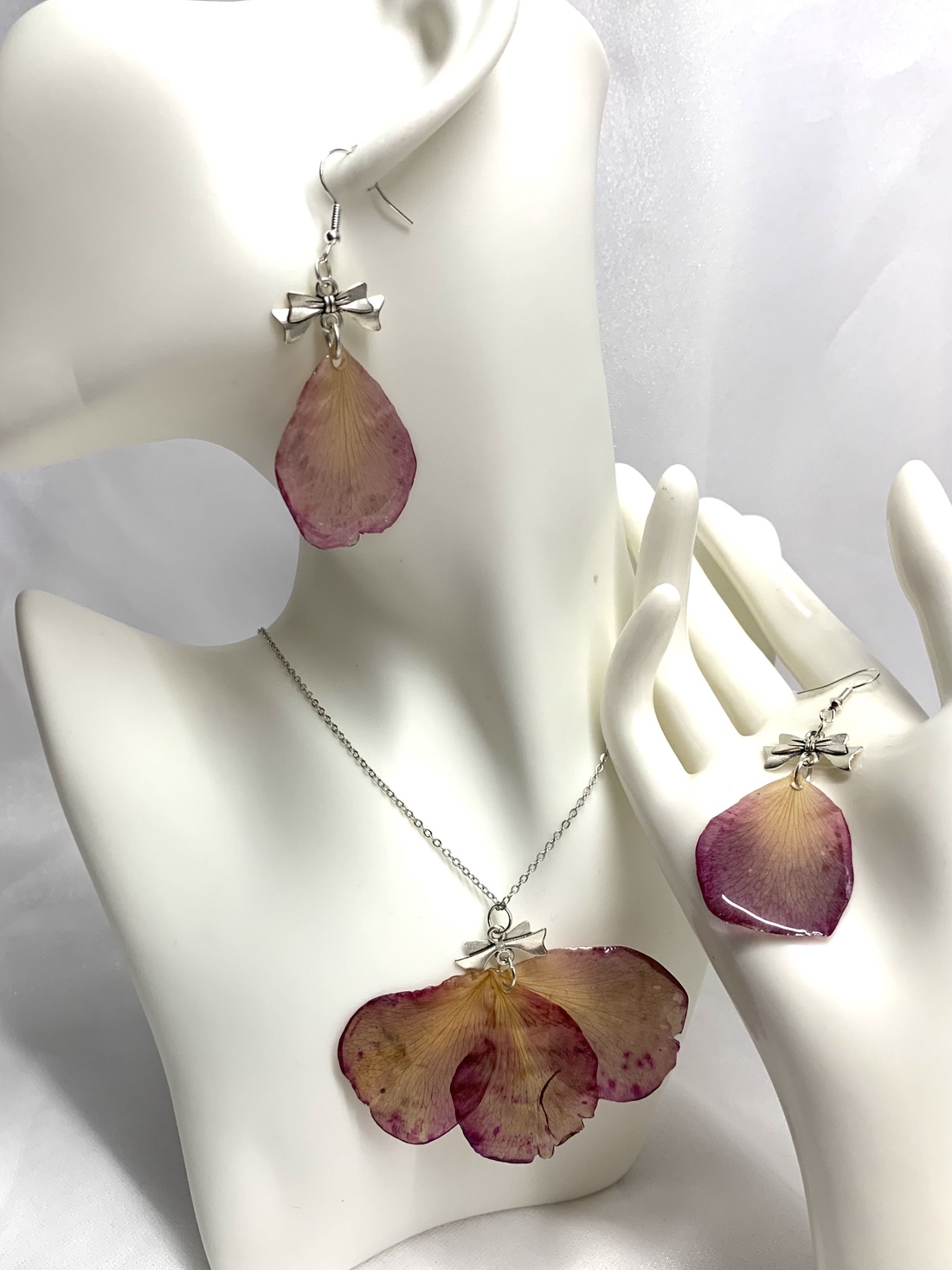 Set Bijuterii cu flori naturale Trandafiri 00945 - accesorii nuntă - bijuterii mireasă - set bijuterii de mireasă - Artynos.ro