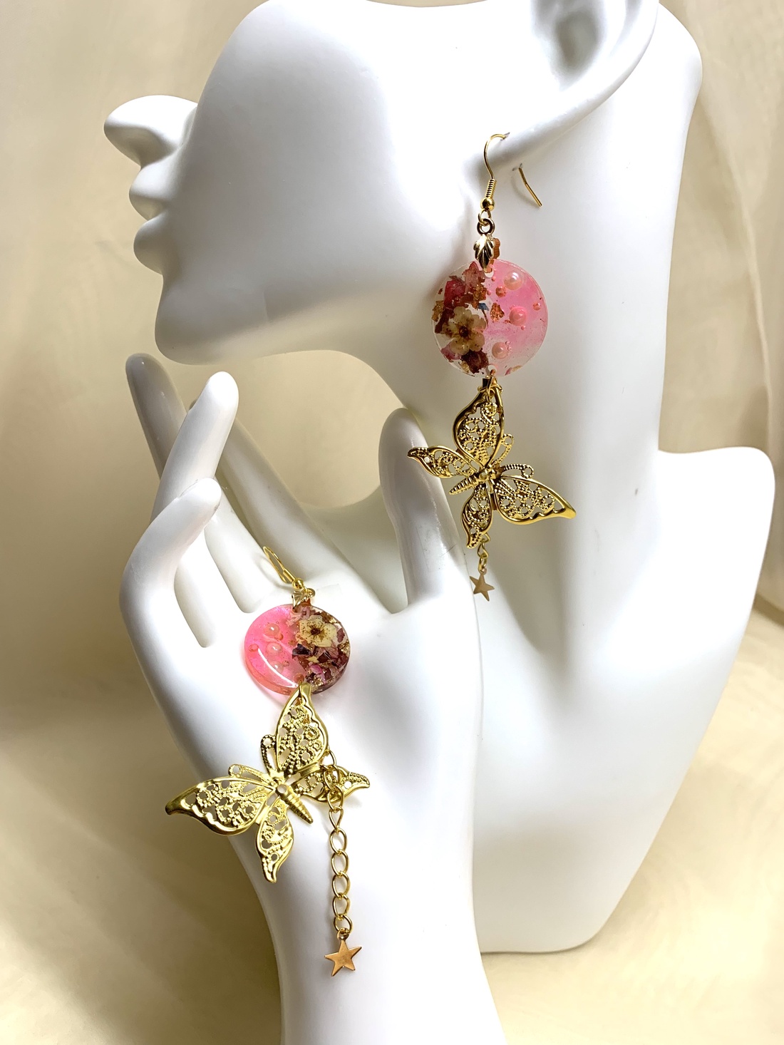 Cercei cu flori naturale 01083 - bijuterii - cercei - cercei din rășină - Artynos.ro