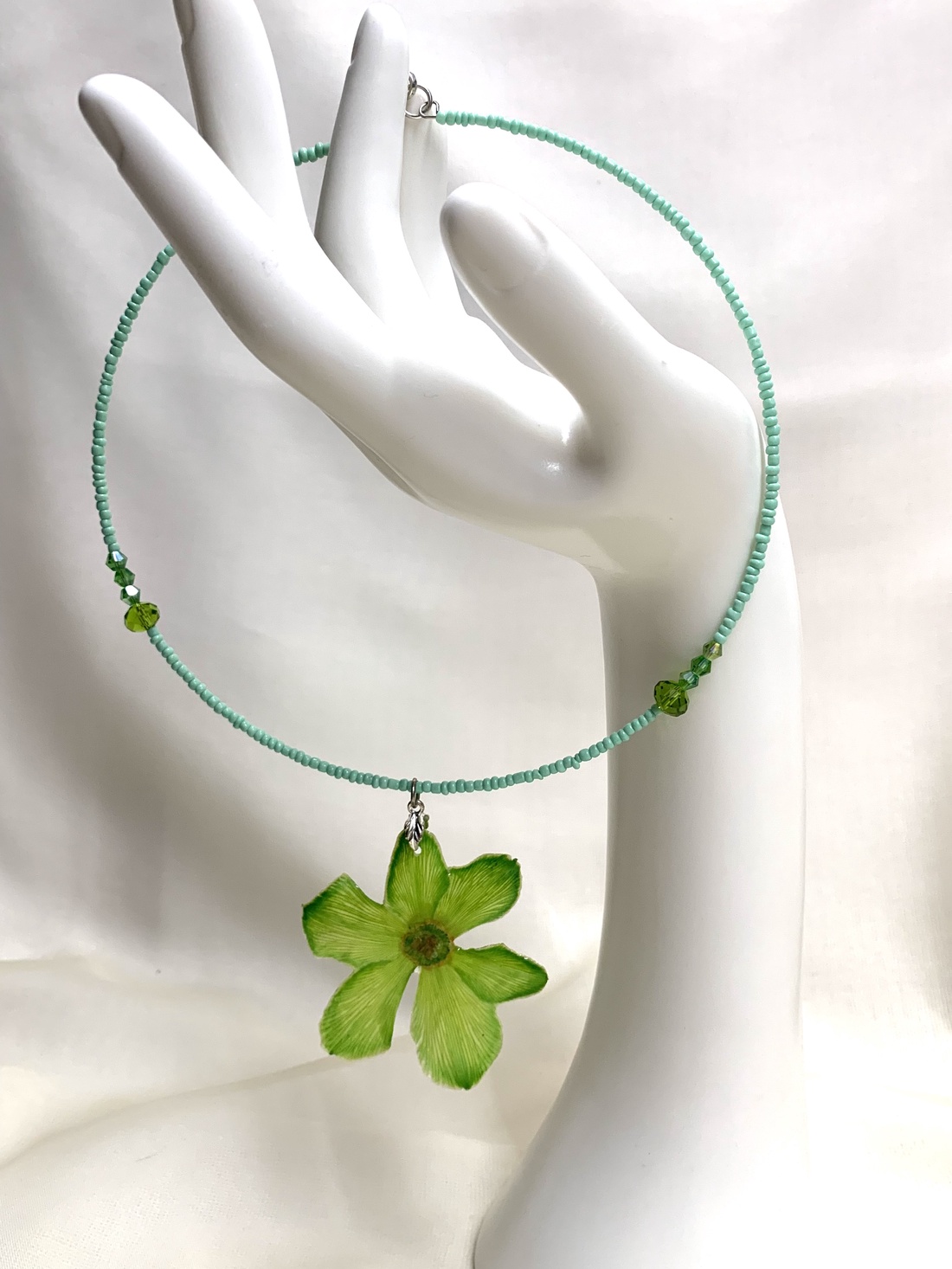 Colier cu flori naturale Narcisa 01132   -  - Artynos.ro