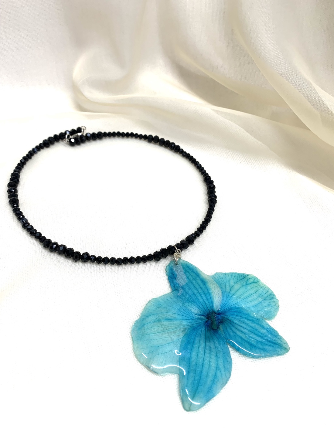 Colier -pandnativ cu flori naturale Orhidee 01133 -  - Artynos.ro