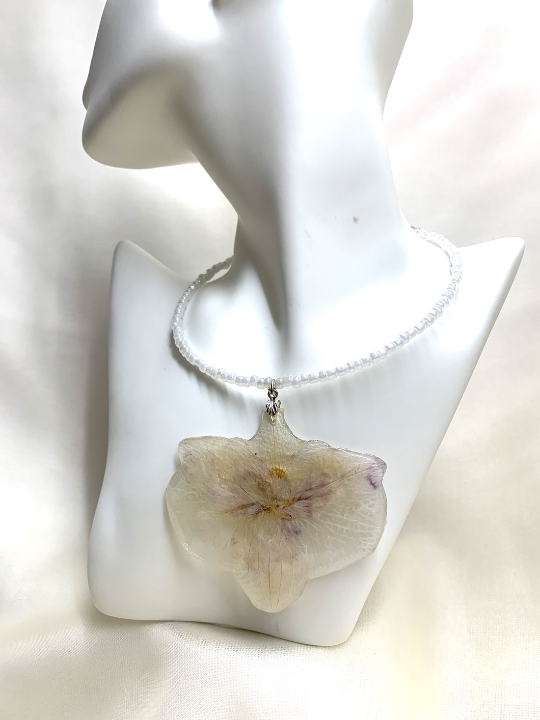 Colier-pandantiv cu flori naturale Orhidee 01134 -  - Artynos.ro