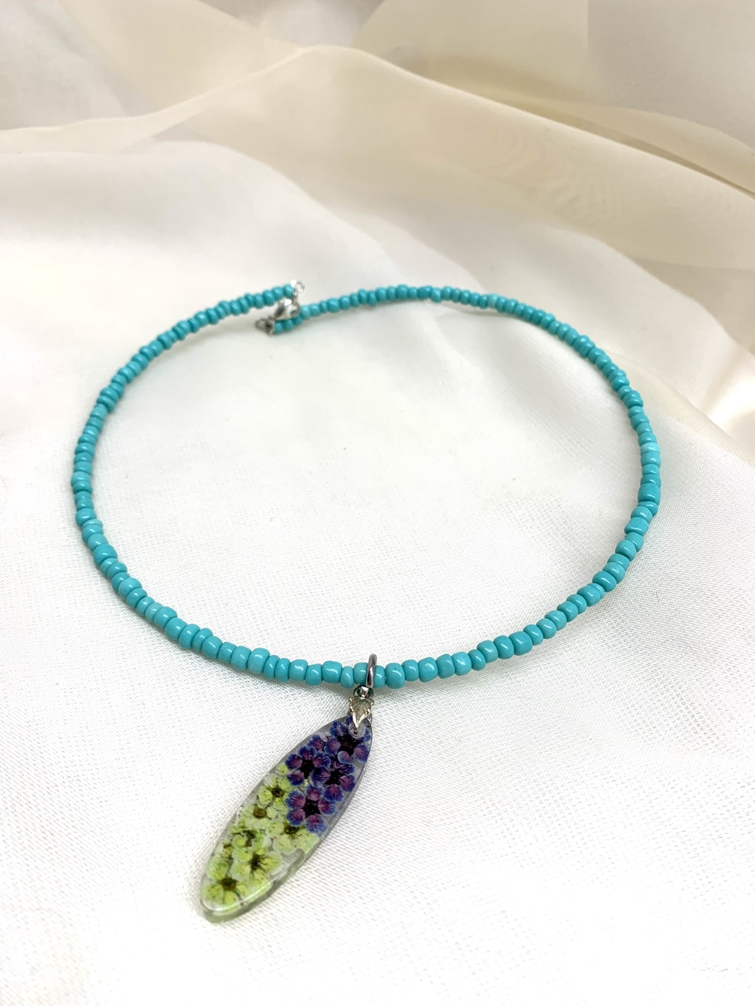 Colier-pandantiv cu flori naturale 01155 - bijuterii - coliere - coliere cu pandative - Artynos.ro