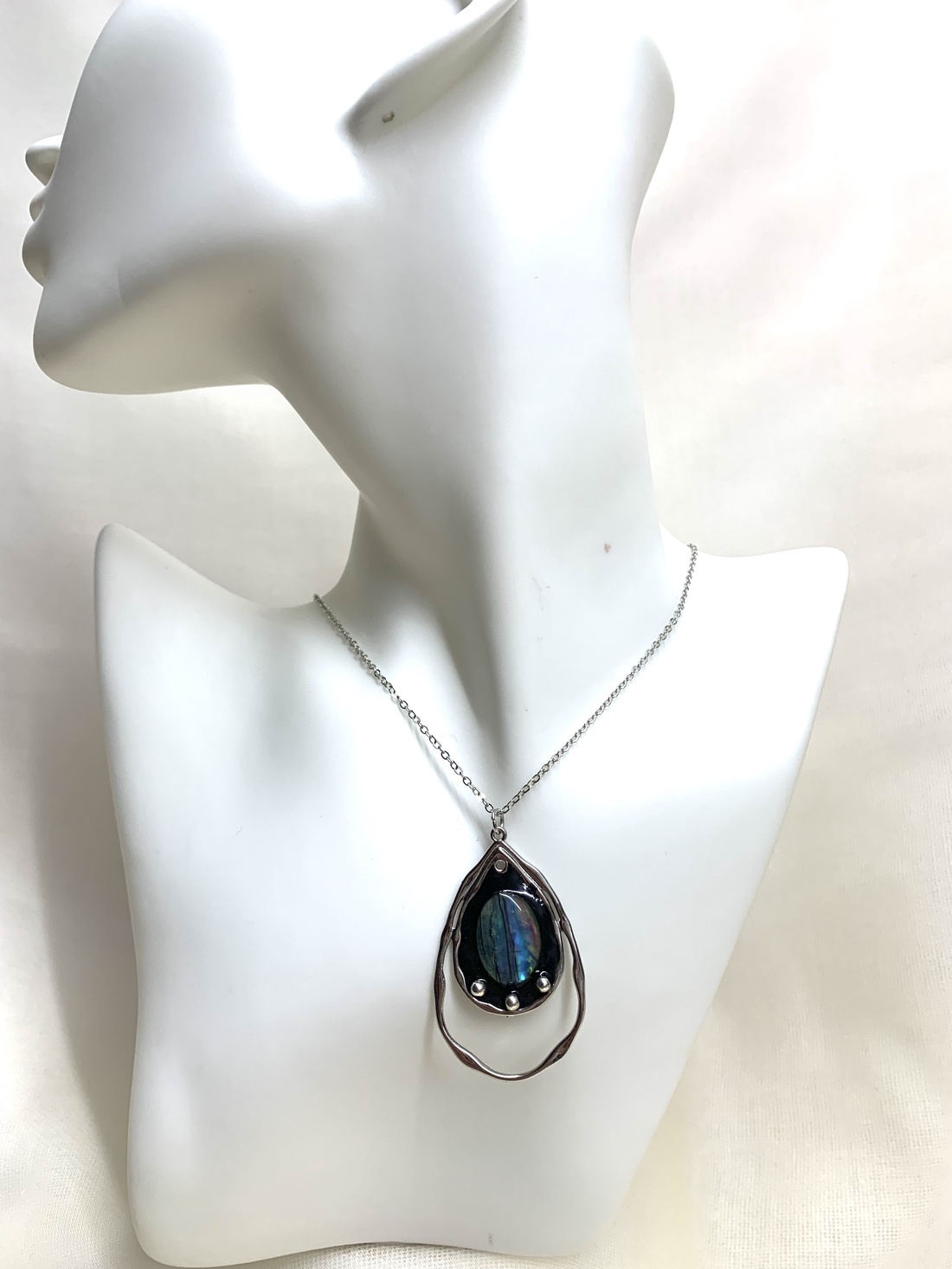 Colier -pandantiv cu scoici veritabile sidefate Abalone (Paua) 01161 - bijuterii - coliere - coliere cu pandative - Artynos.ro