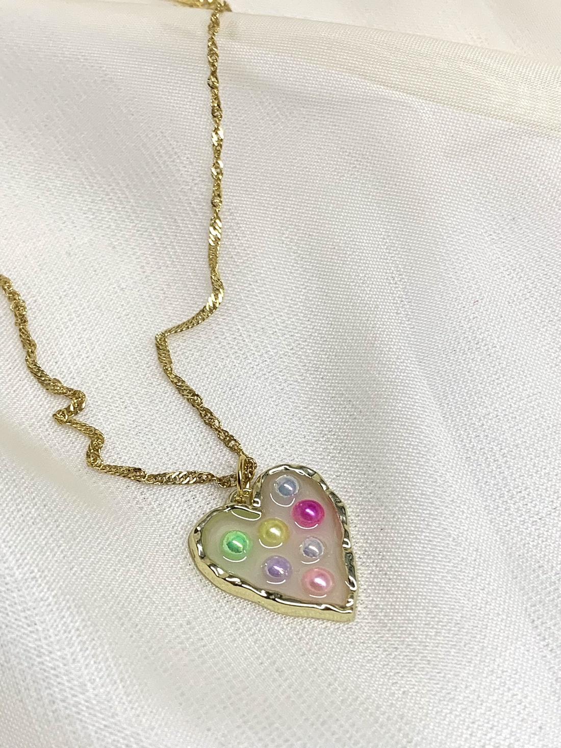 Colier -pandantiv cu pelute artificiale 01175 - bijuterii - coliere - coliere cu pandative - Artynos.ro