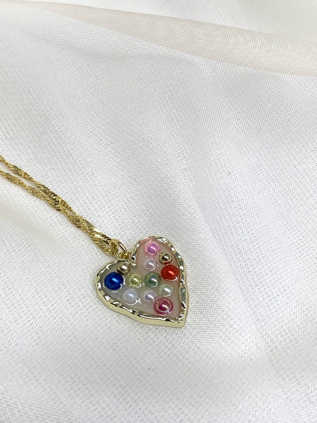 Colier -pandantiv cu pelute artificiale 01176 - bijuterii - coliere - coliere cu pandative - Artynos.ro