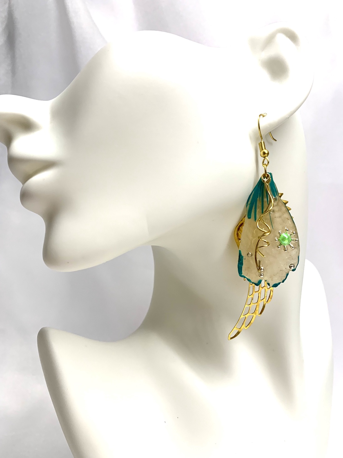 cercei cu flori naturale Bujori 01178 - bijuterii - cercei - cercei din rășină - Artynos.ro