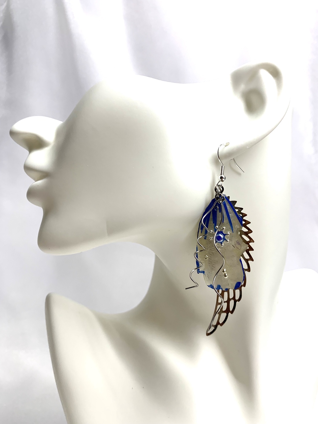 cercei cu flori naturale Bujori 01179 - bijuterii - cercei - cercei din rășină - Artynos.ro