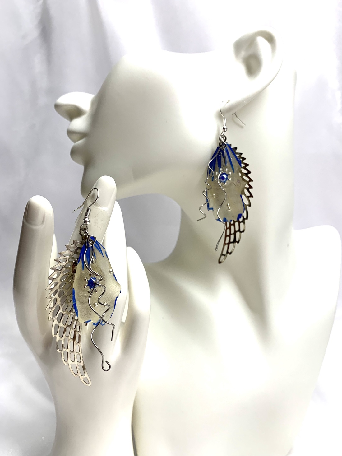 cercei cu flori naturale Bujori 01179 - bijuterii - cercei - cercei din rășină - Artynos.ro