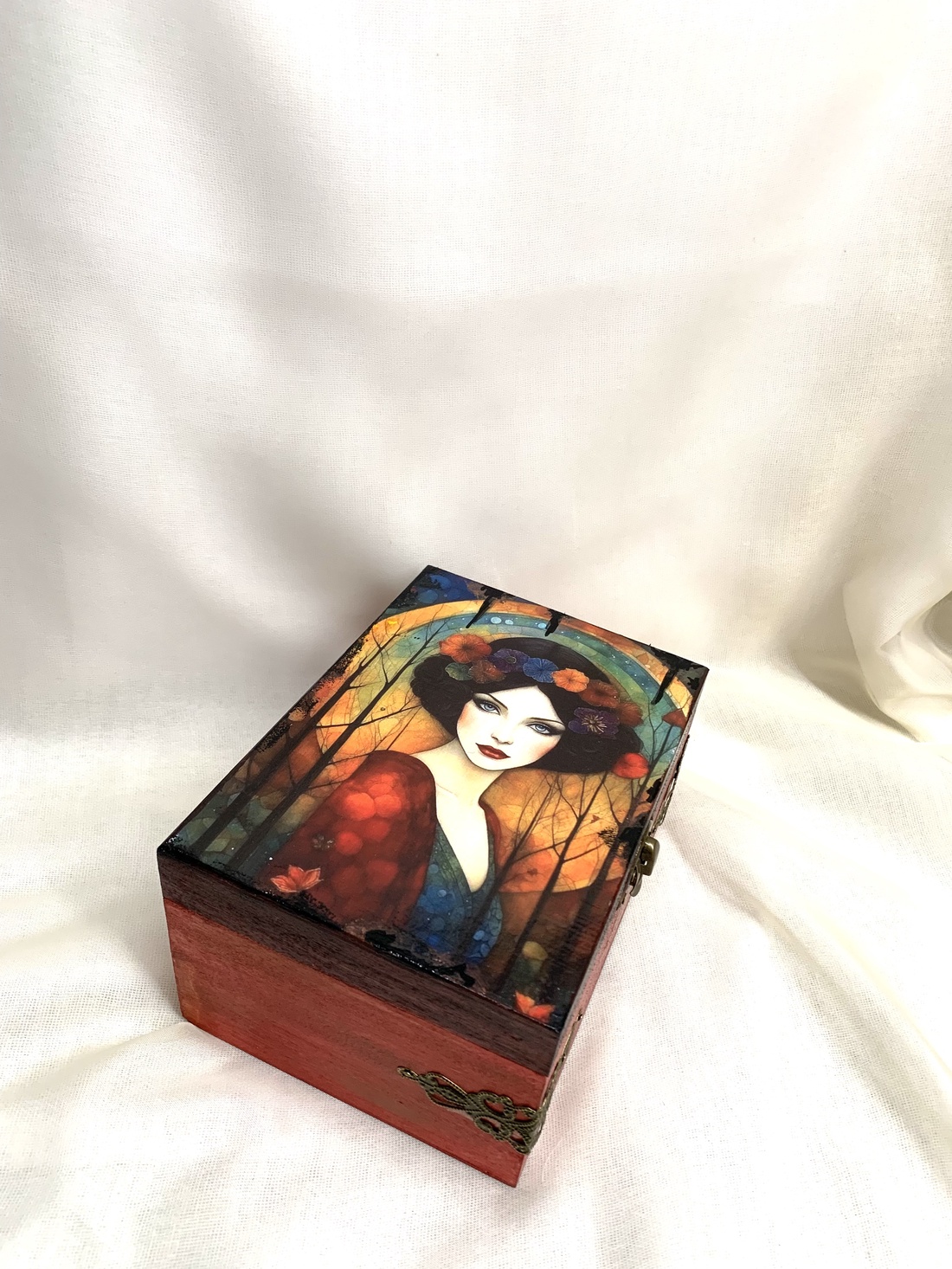 Cutie lemn- caseta de bijuterii decorata manual 00142 - bijuterii - suporturi și cutii de bijuterii - cutii de bijuterii - Artynos.ro