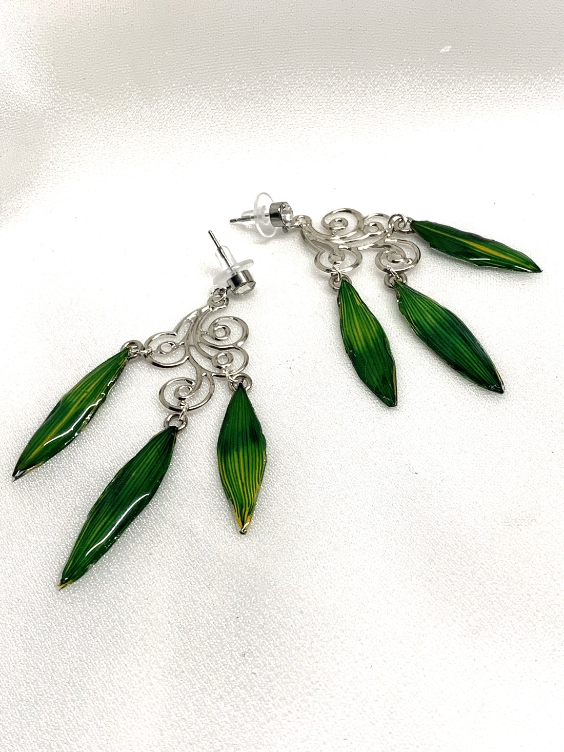 cercei cu Crizanteme 00989 -  - Artynos.ro