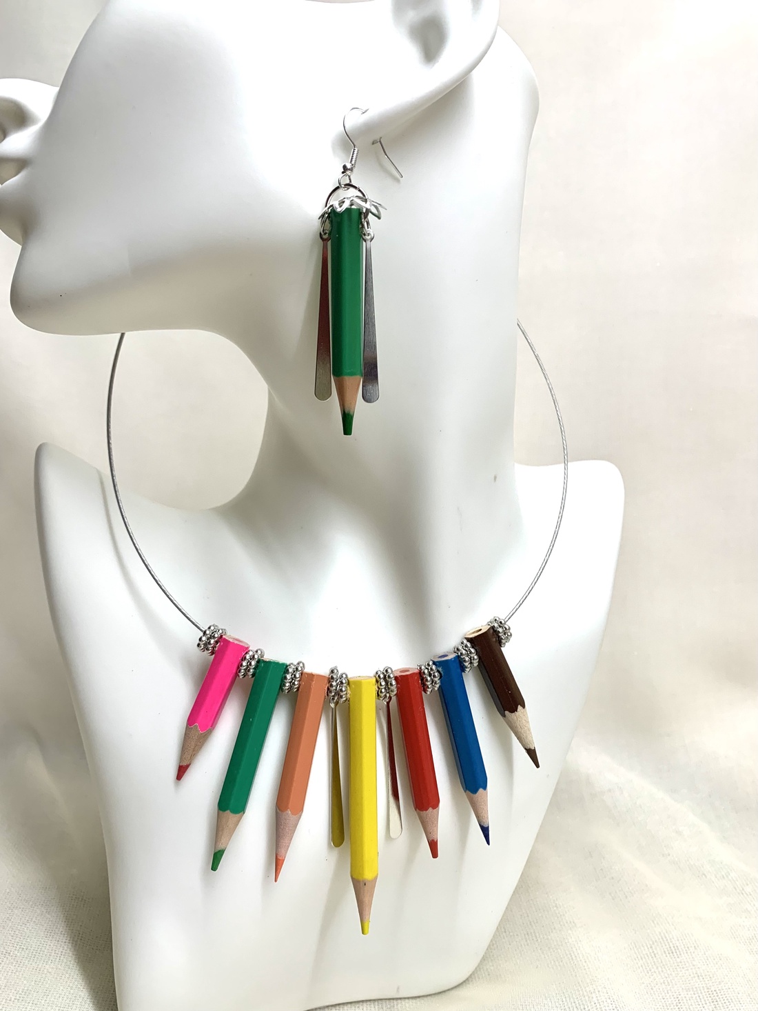  set bijuterii creioane colorate 00869 - bijuterii - seturi de bijuterii - Artynos.ro