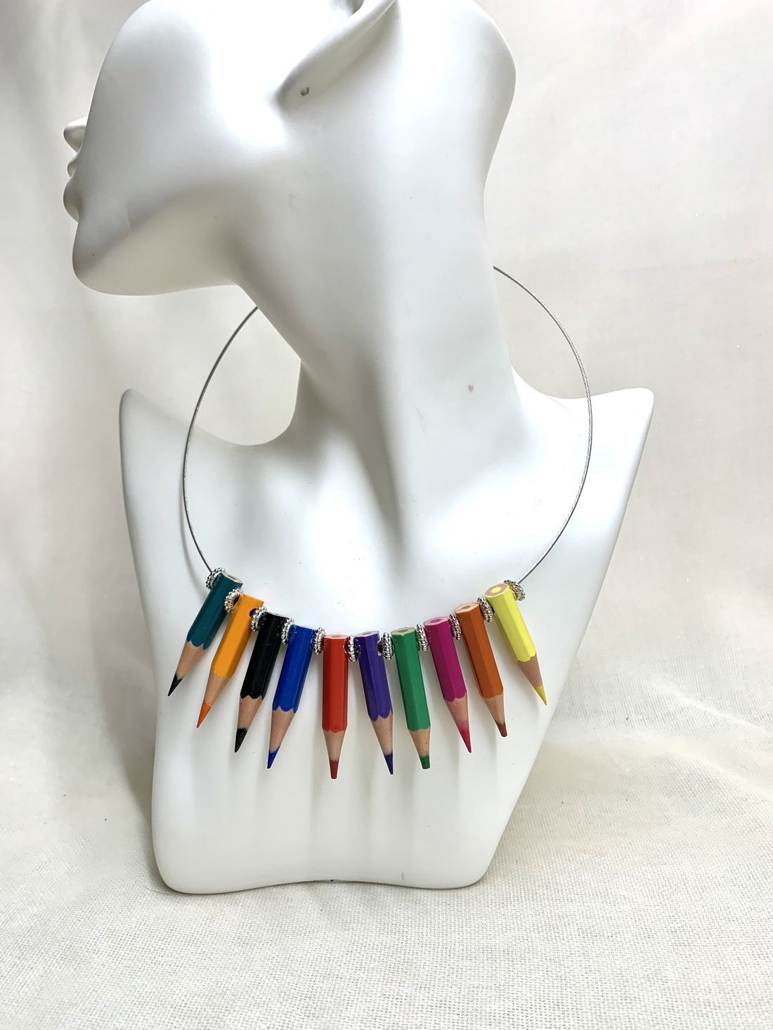 Colier creioane colorate 00526 - bijuterii - coliere - coliere cu pandative - Artynos.ro