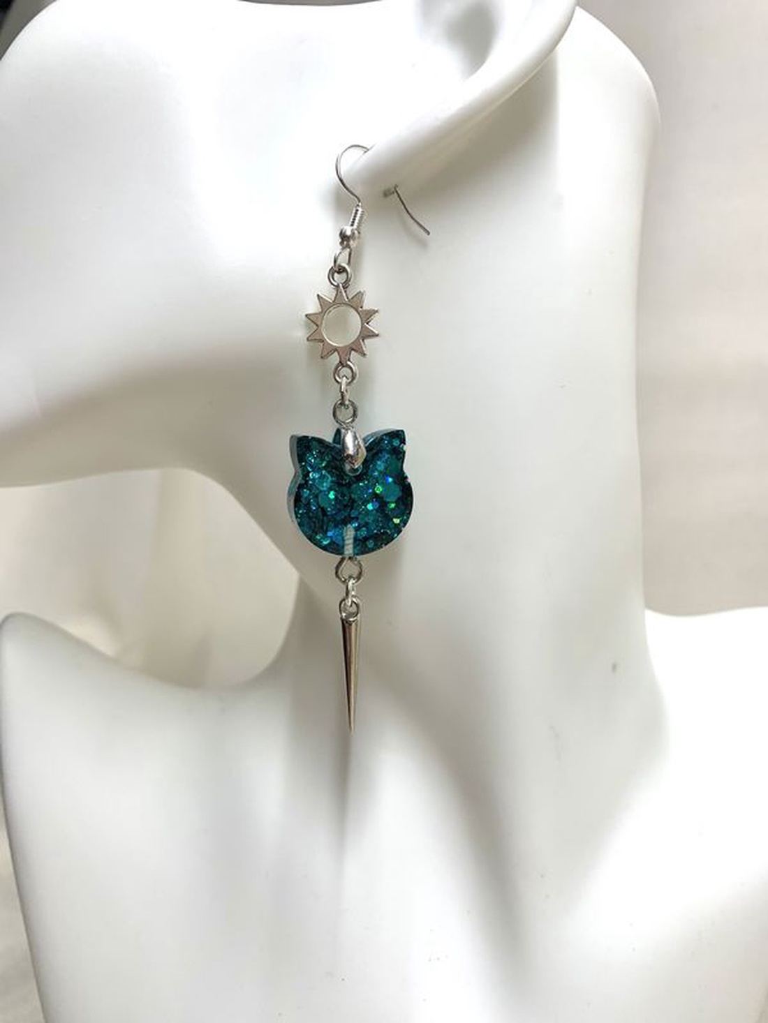 Cercei model pisica 01227 - bijuterii - cercei - cercei din rășină - Artynos.ro