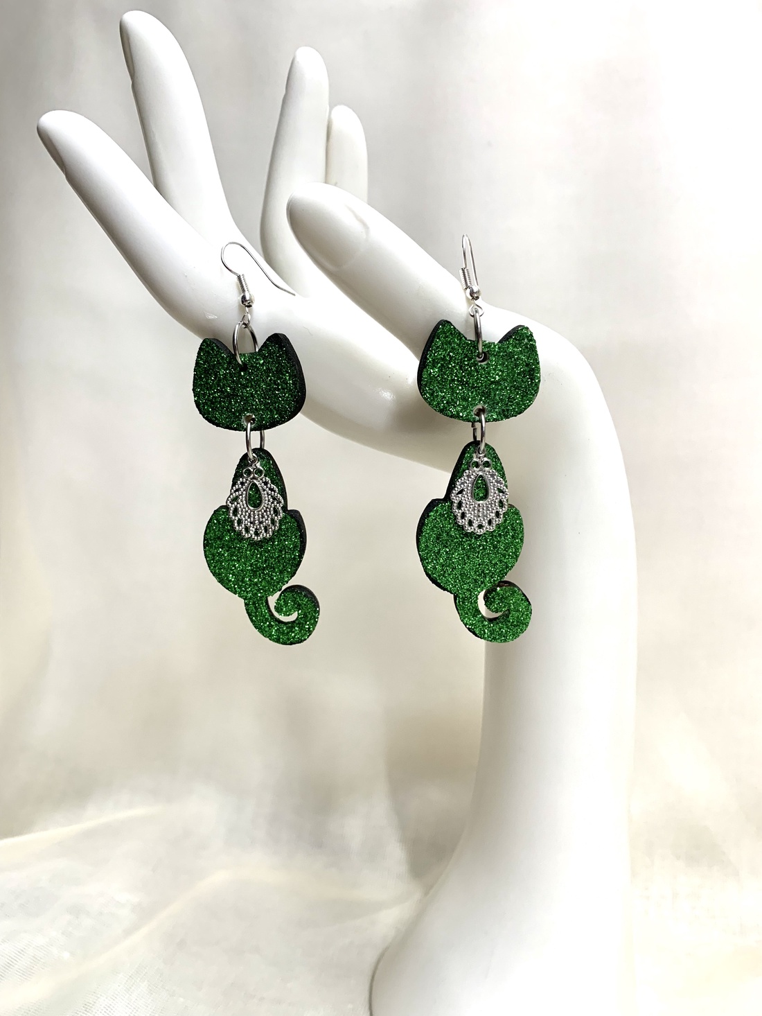 Cercei model pisica 01230 - bijuterii - cercei - cercei din lemn - Artynos.ro