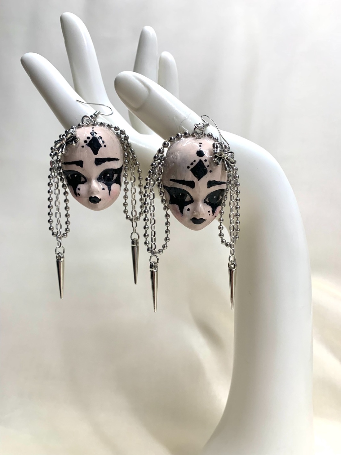 cercei modelati si pictati manual 01237 - bijuterii - cercei - cercei cu figurine - Artynos.ro