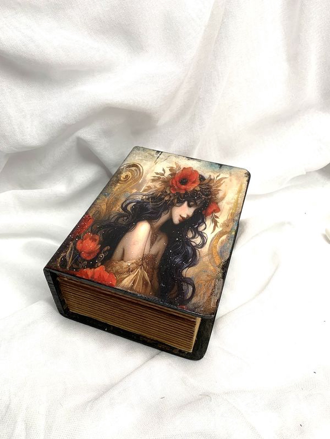 Cutie - caseta de bijuterii decorata manual 01272 - bijuterii - suporturi și cutii de bijuterii - cutii de bijuterii - Artynos.ro