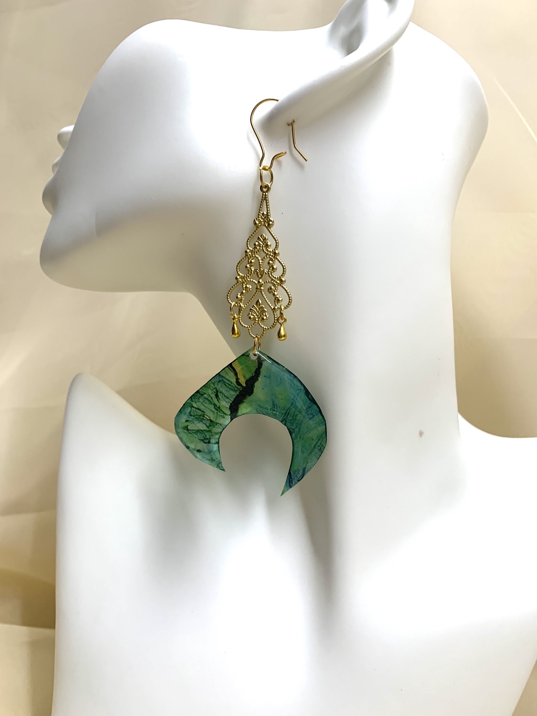 Cercei - pictati manual  00175 - bijuterii - cercei - cercei din rășină - Artynos.ro