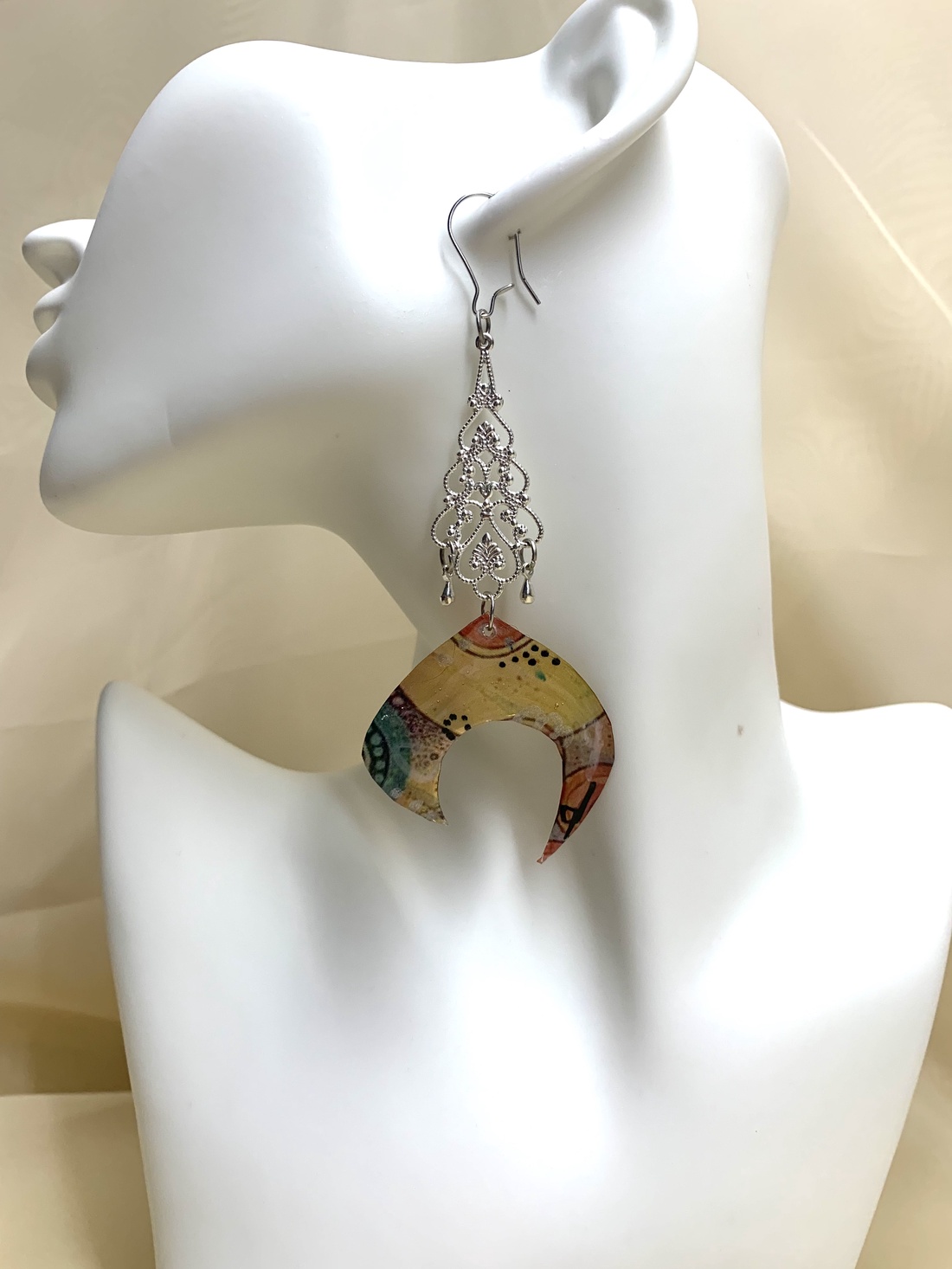 Cercei-pictati manual 00176 - bijuterii - cercei - cercei din rășină - Artynos.ro