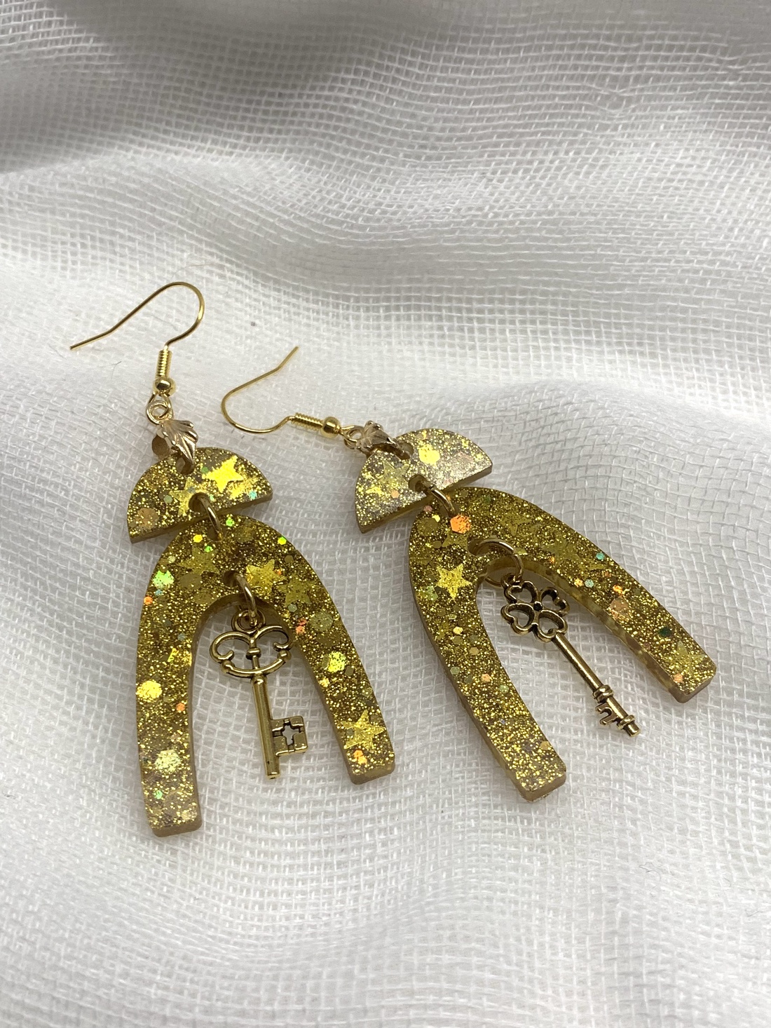 Cercei pentru ocazii speciale 01312  - bijuterii - cercei - cercei din rășină - Artynos.ro