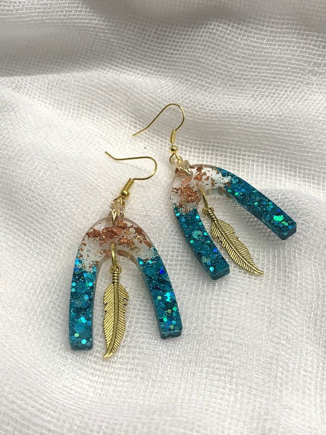 Cercei pentru ocazii speciale 01313 - bijuterii - cercei - cercei din rășină - Artynos.ro