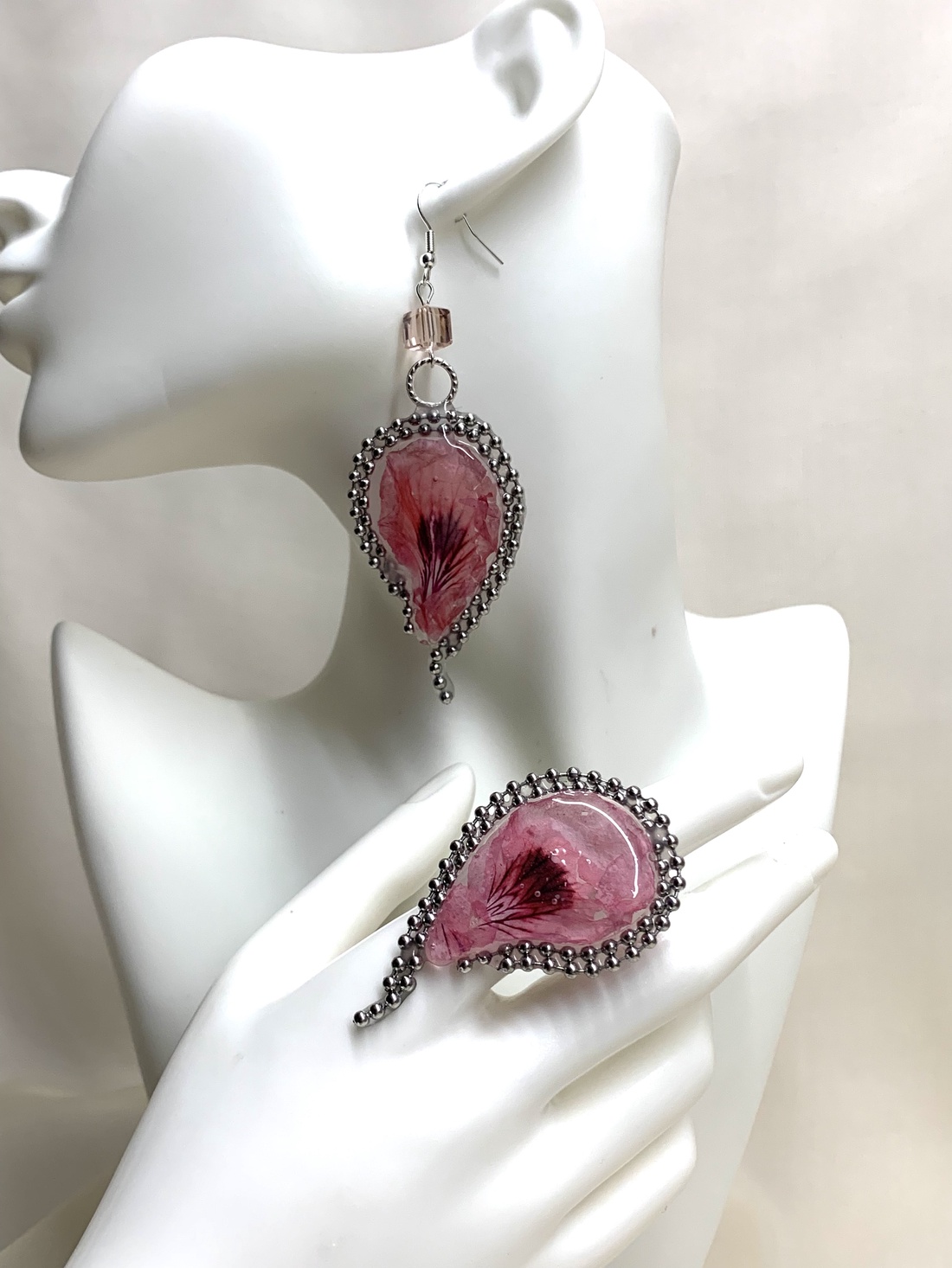 Set bijuterii cu Pelargonium grandiflorum 01320  - bijuterii - seturi de bijuterii - Artynos.ro